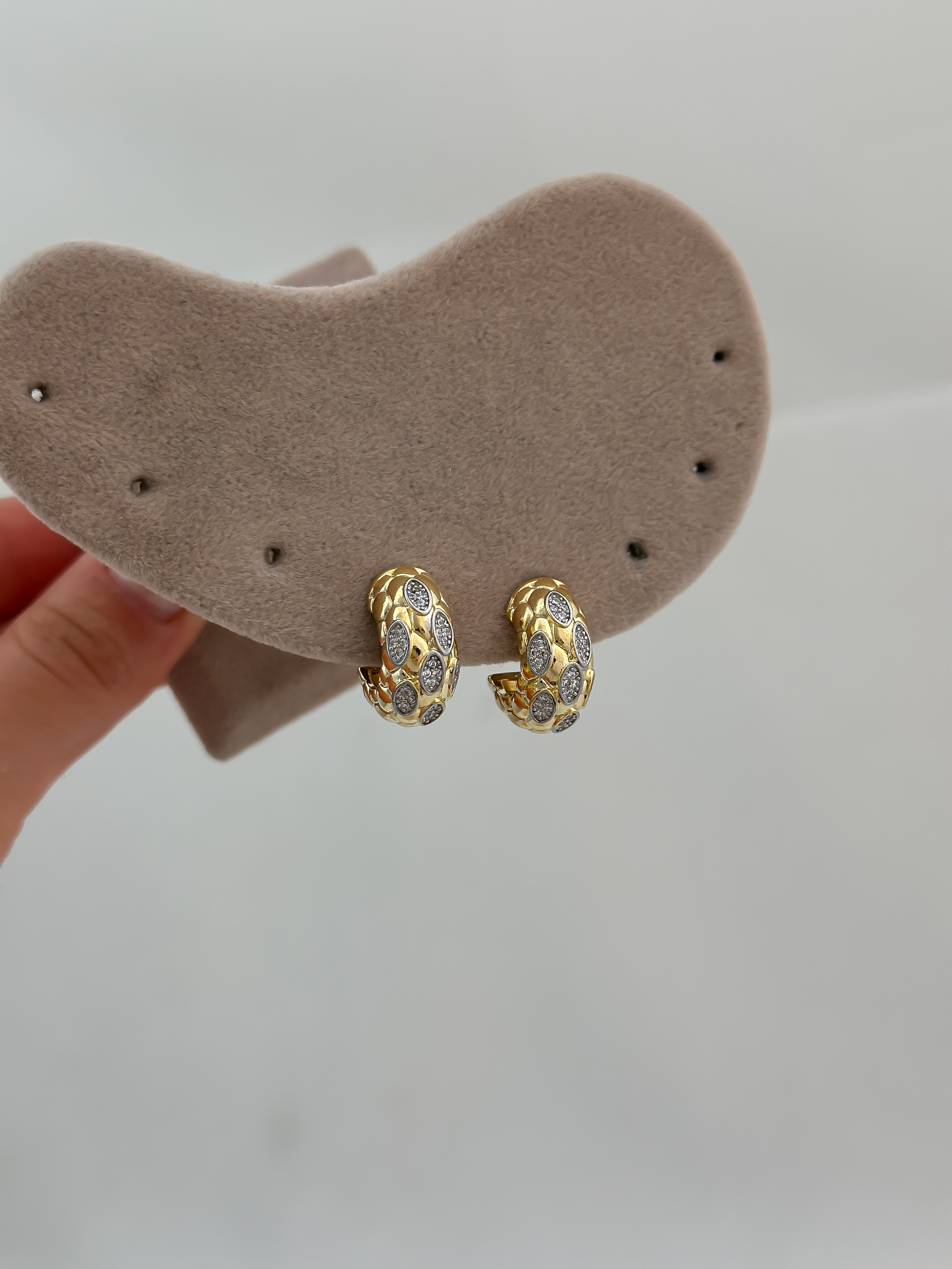 Özel Seri Mini Oval Plaka Ve Zirkon Taş Detay C Model Küpe.
