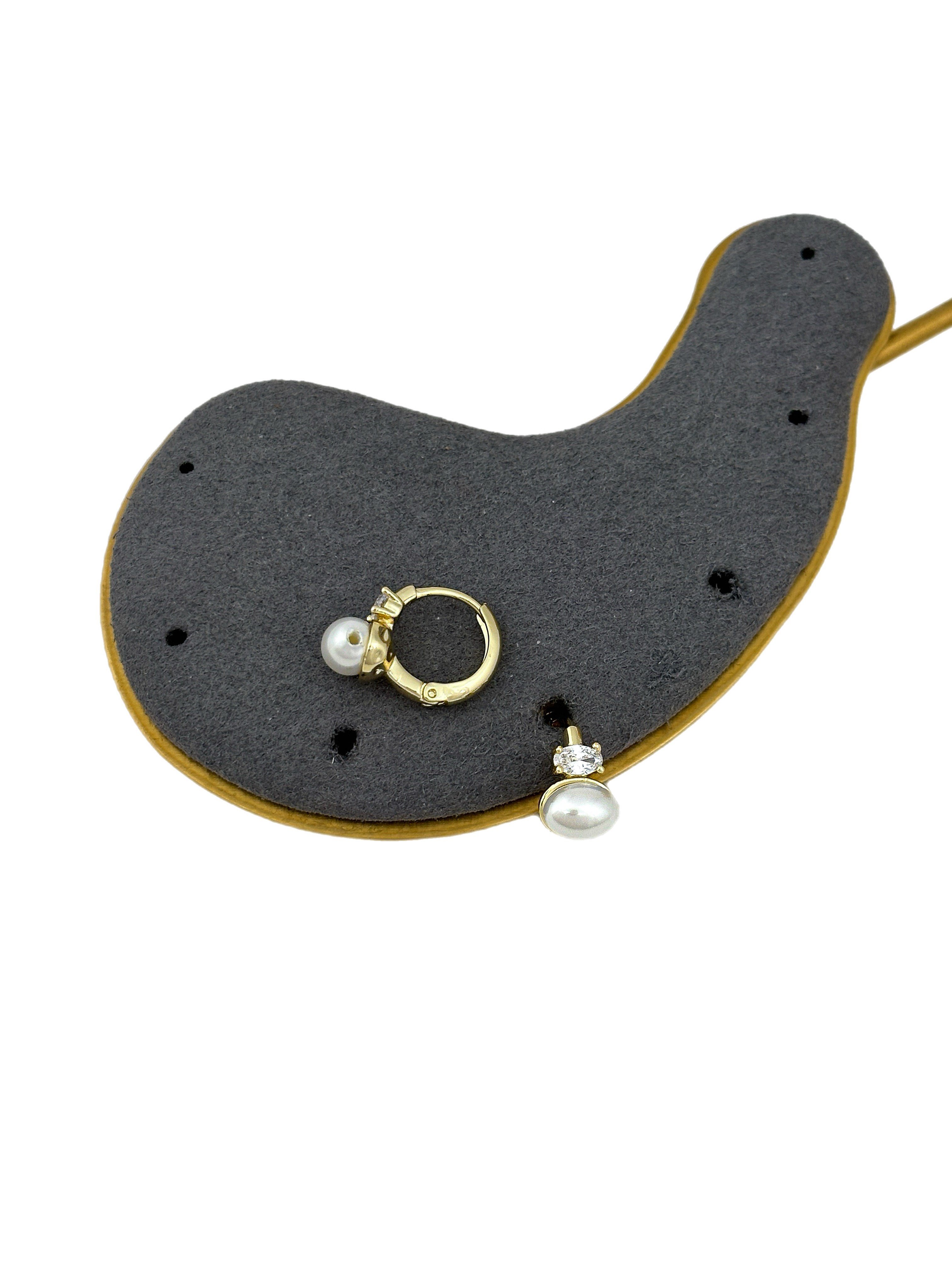 Özel Seri Oval Zirkon ve İnci Detay Halka Küpe ( İç Çap : 1 Cm )