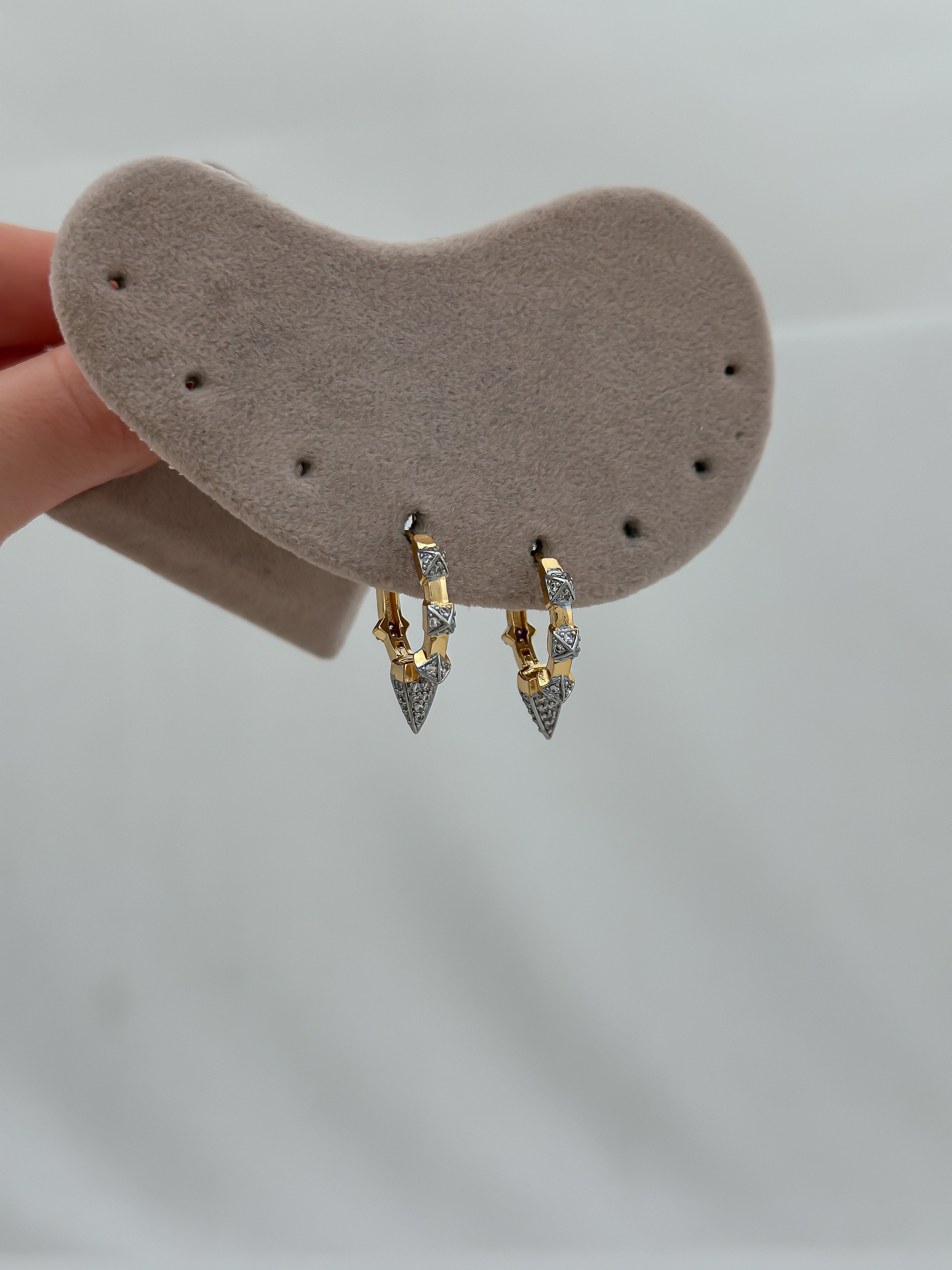 Özel Seri Zirkon Taşlı Çivi Detay İki Renkli Halka Küpe (İç Çap:1.3 Cm)