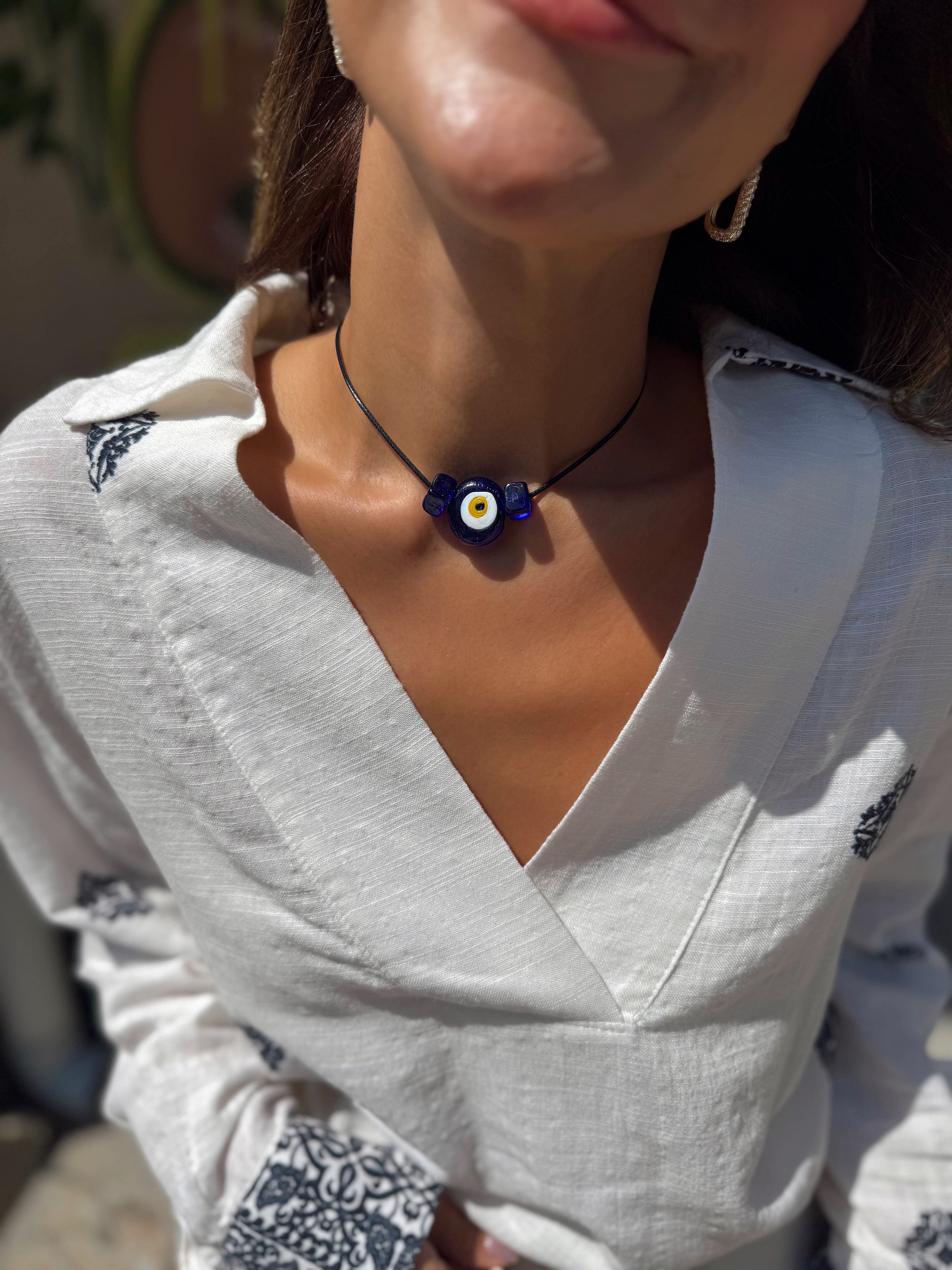 Siyah Deri İpte Nazar Cam Boncuk Asansörlü Choker Kolye