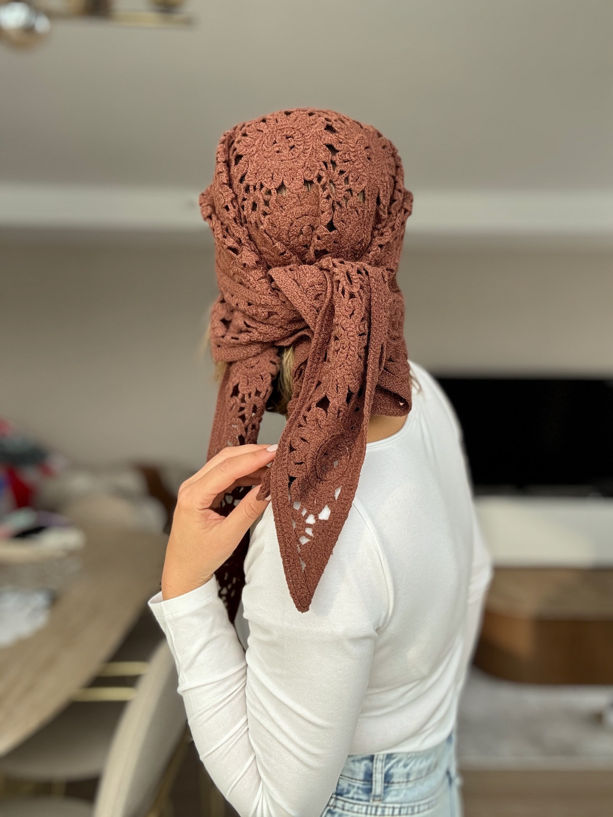 Üçgen Örme Dantelli Kahve Pareo