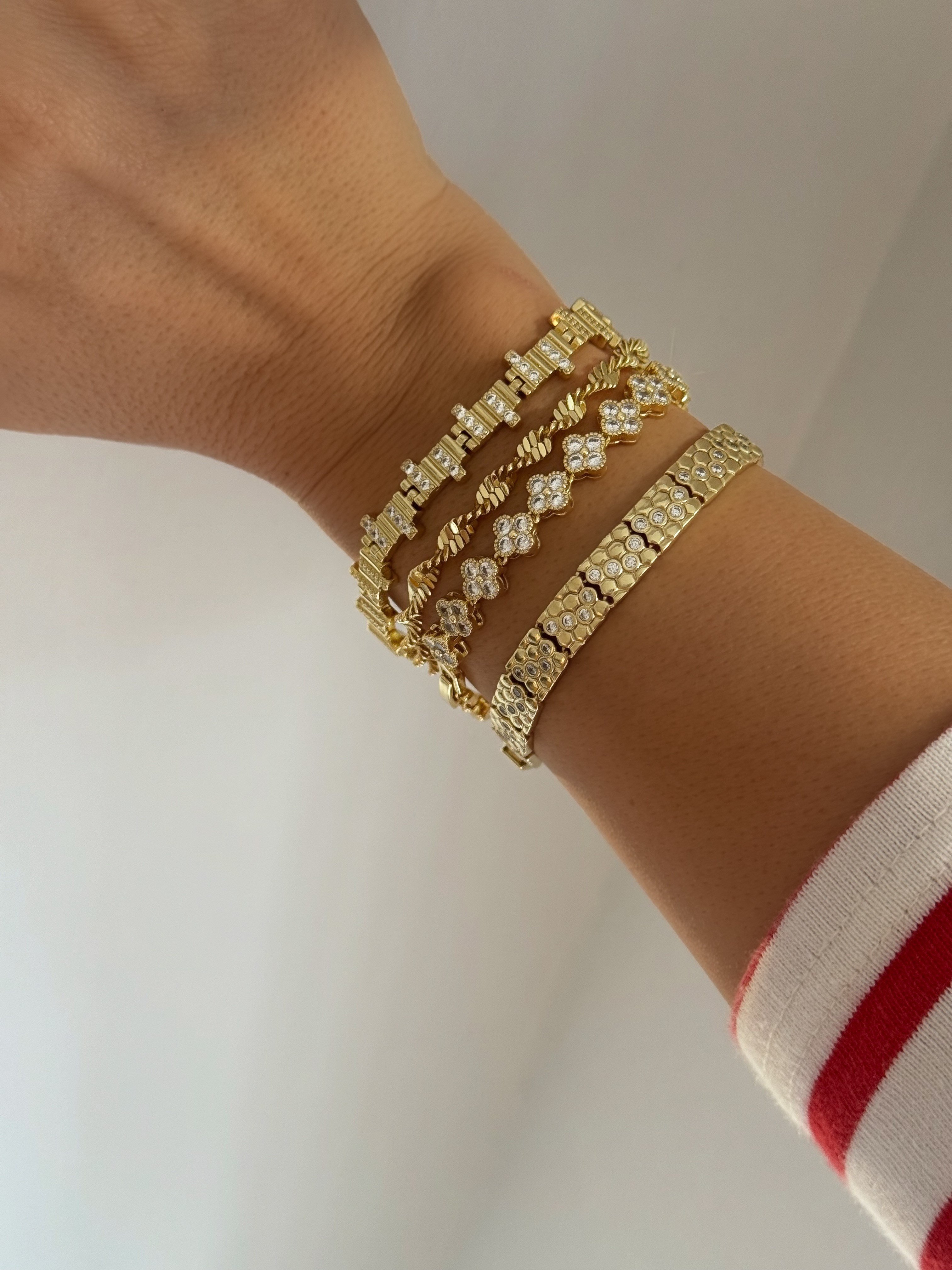 Yonca Figür Bileklik Kombini