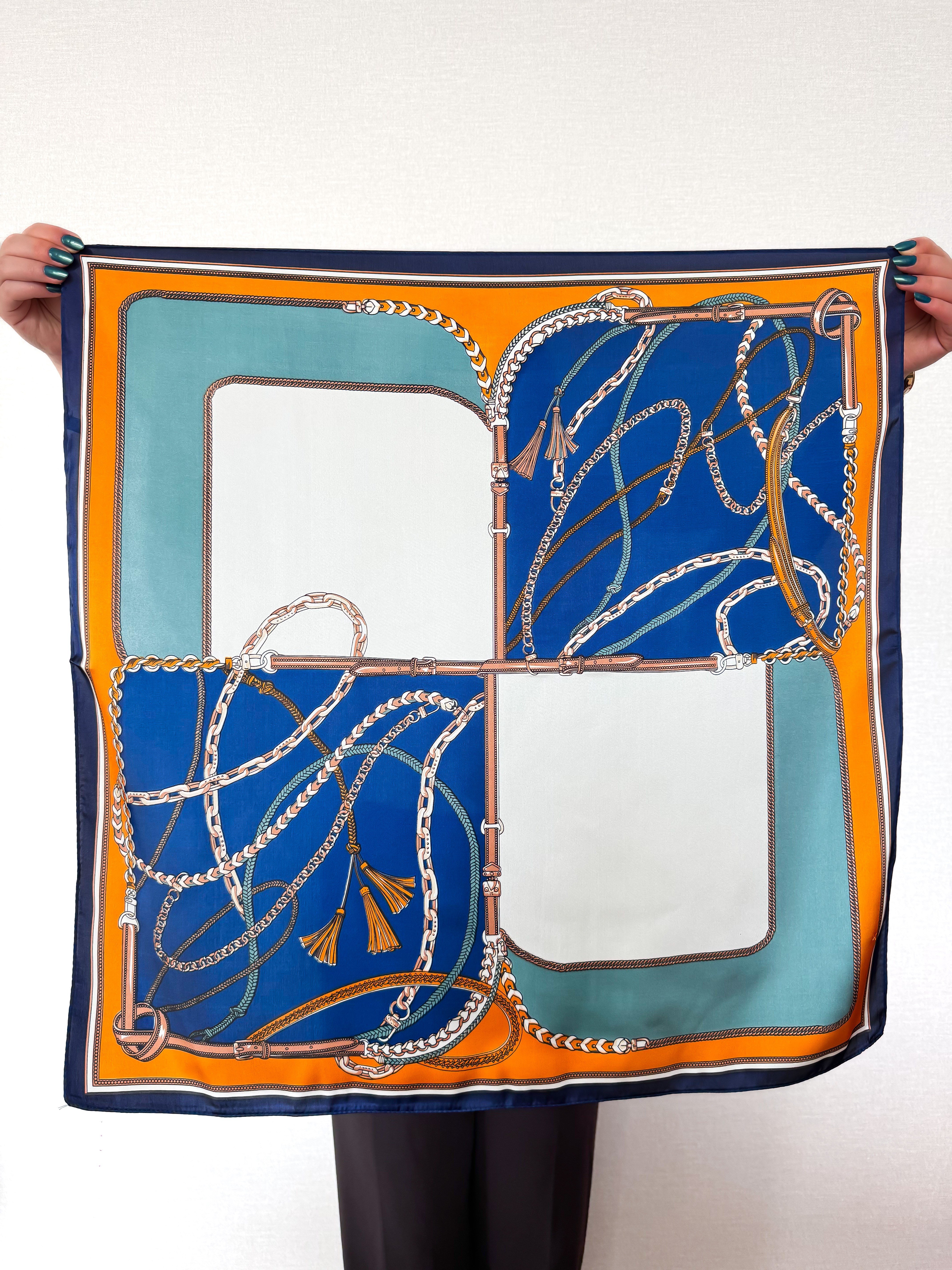 Zincir Desenli Patchwork Görünüm Fular ( 70*70 )
