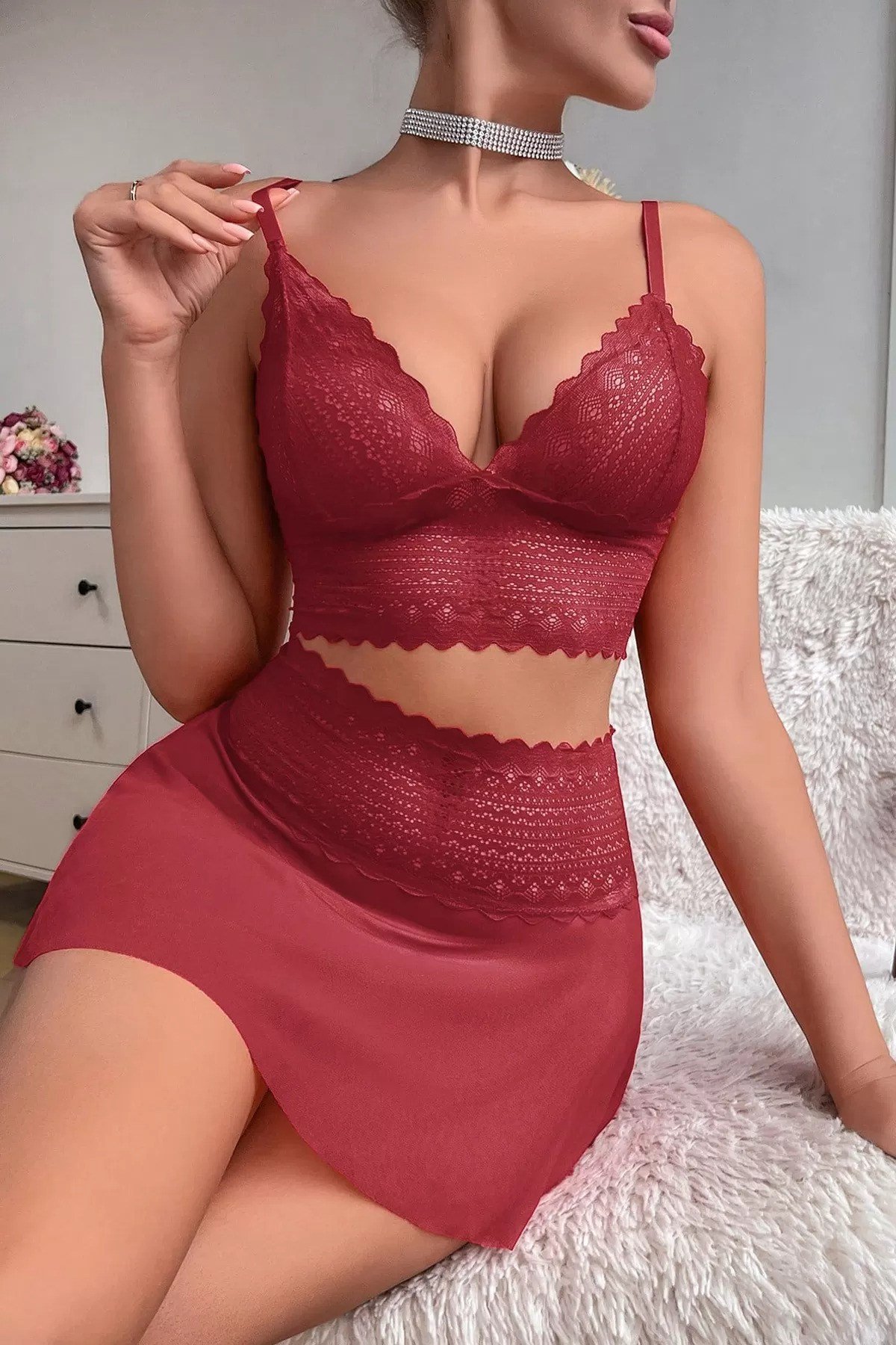 Bordo Dantel ve Tül Detaylı Etekli Şık Elbise Takımı