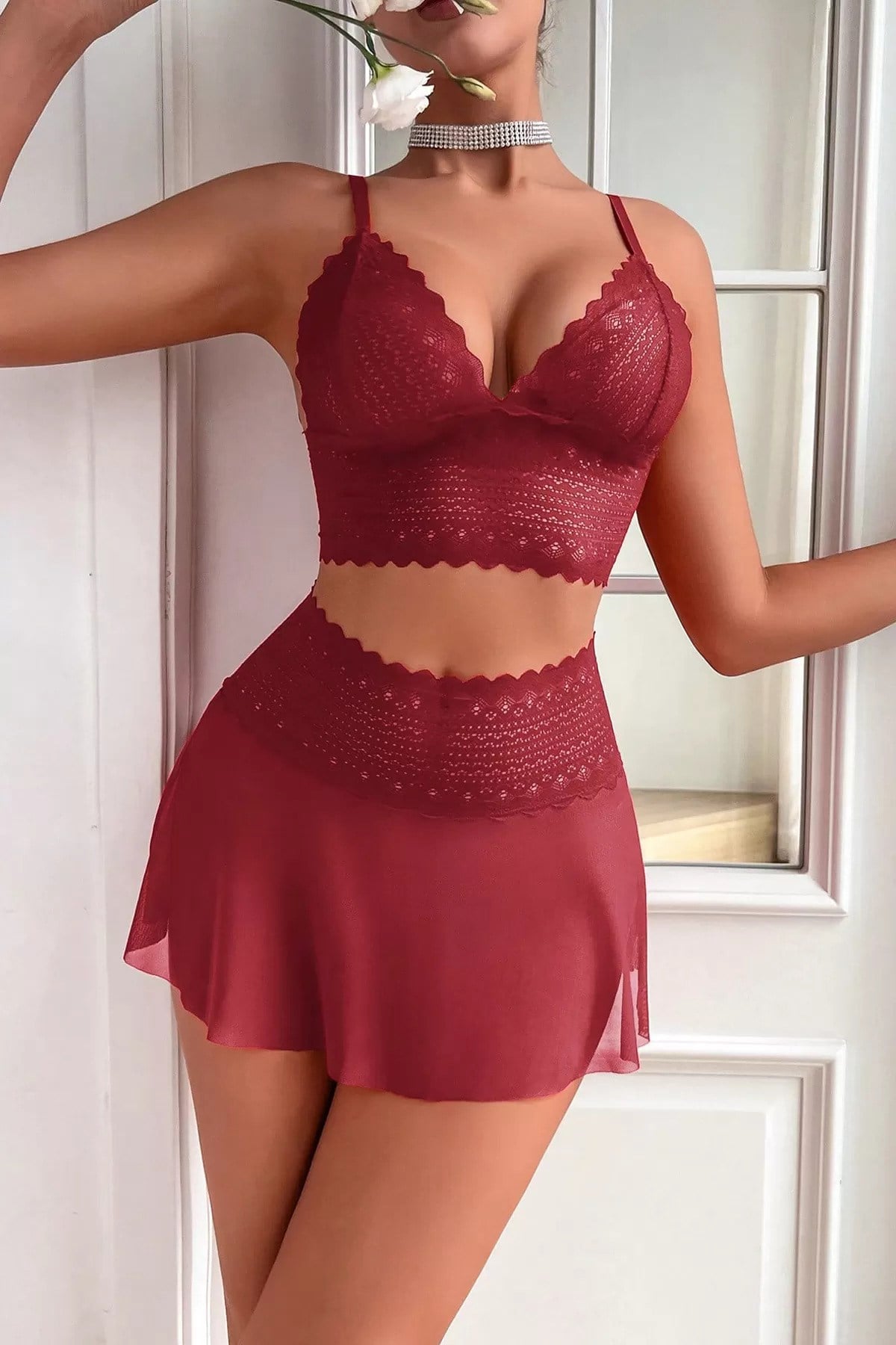 Bordo Dantel ve Tül Detaylı Etekli Şık Elbise Takımı