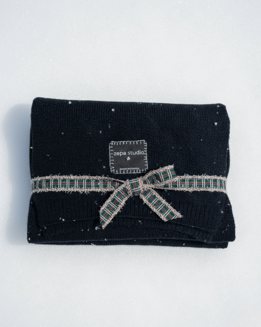 Love Wrapped Wool Scarf Siyah