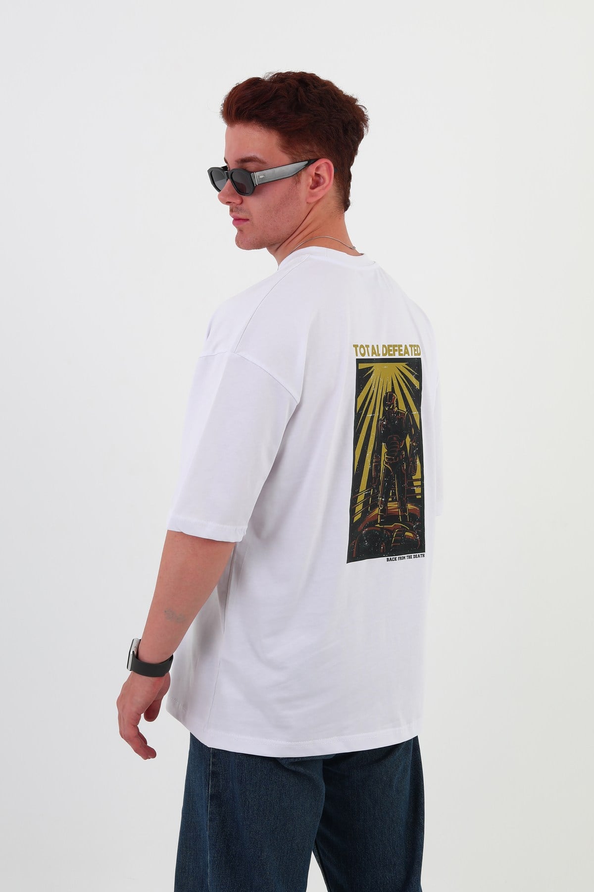 Totaldefeated-oversize Tişört | Beyaz Sırt Baskılı – Minimal Göğüs Desenli Unisex Tshirt