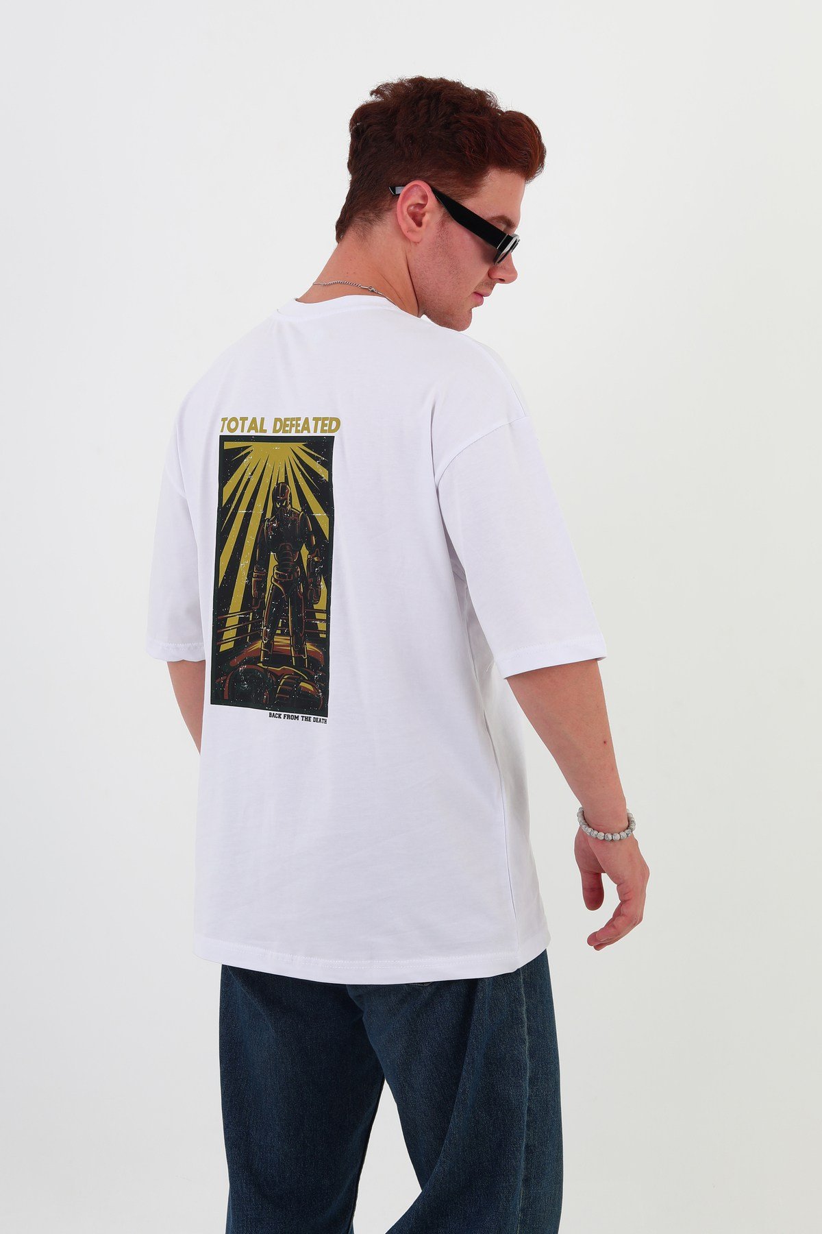Totaldefeated-oversize Tişört | Beyaz Sırt Baskılı – Minimal Göğüs Desenli Unisex Tshirt