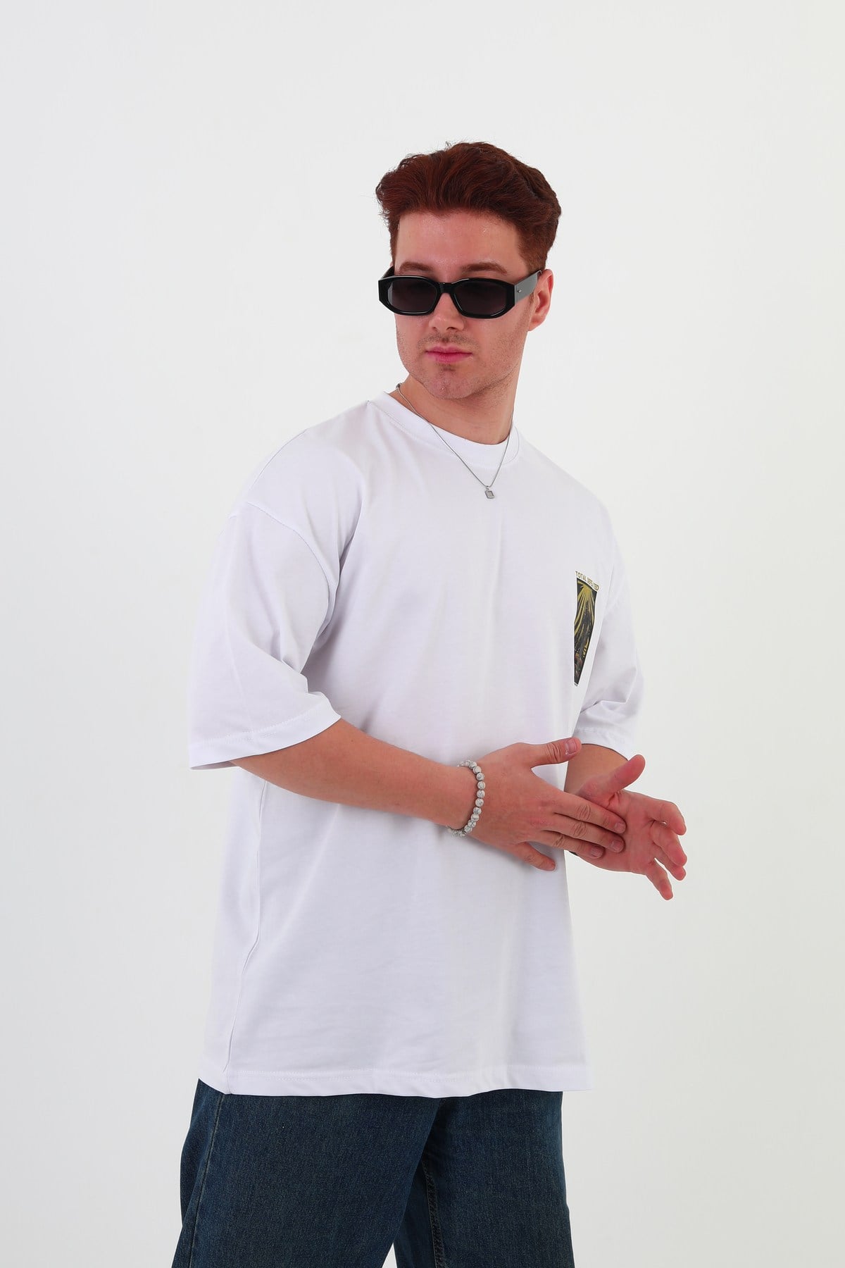Totaldefeated-oversize Tişört | Beyaz Sırt Baskılı – Minimal Göğüs Desenli Unisex Tshirt
