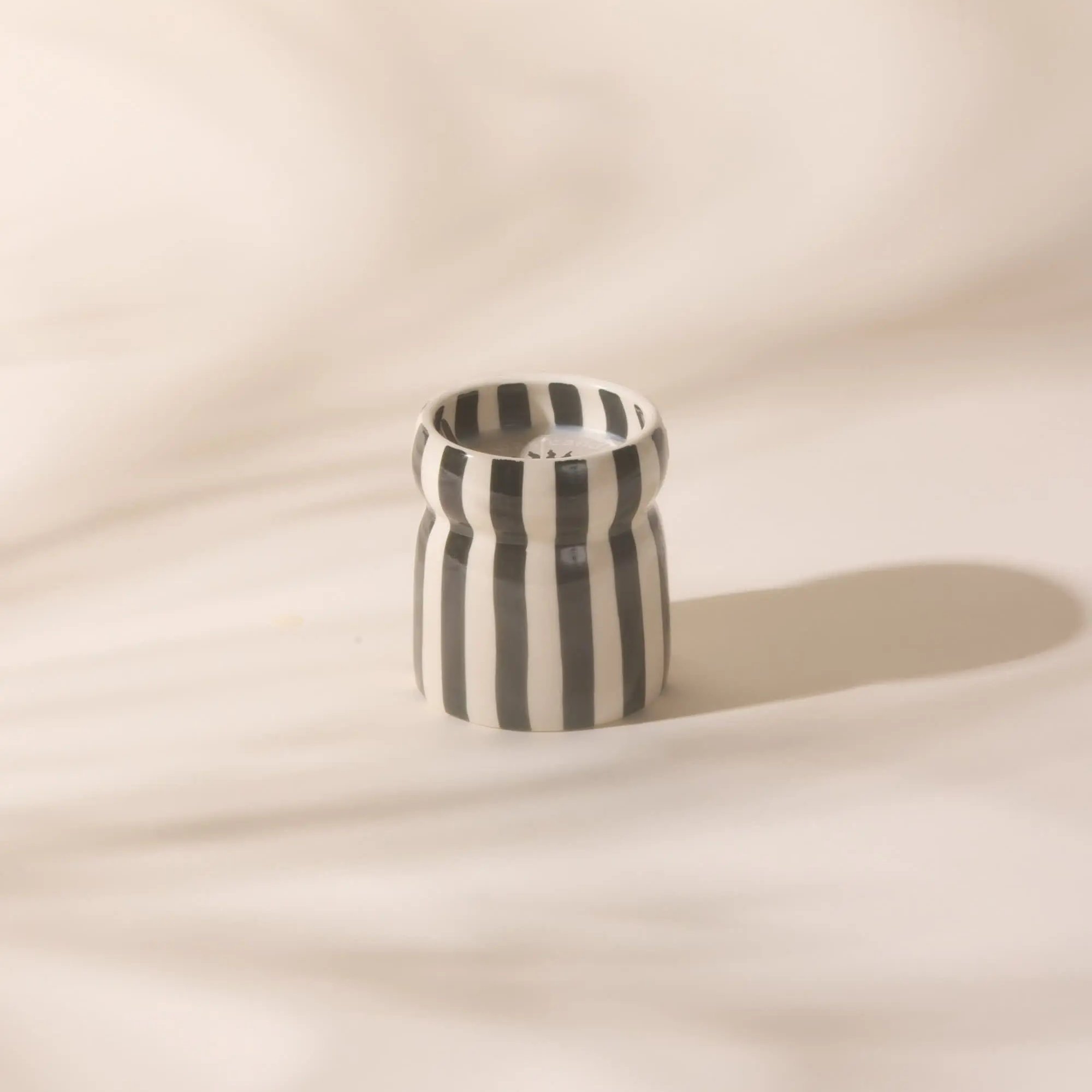 Cabana Seramik Mum: Lava Stone (Black)