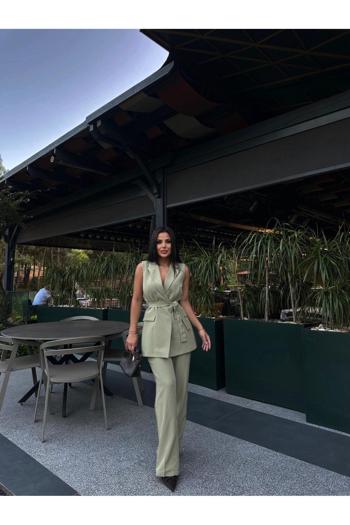 Düğmeli Yelekli Bağlamalı İkili Blazer Takım