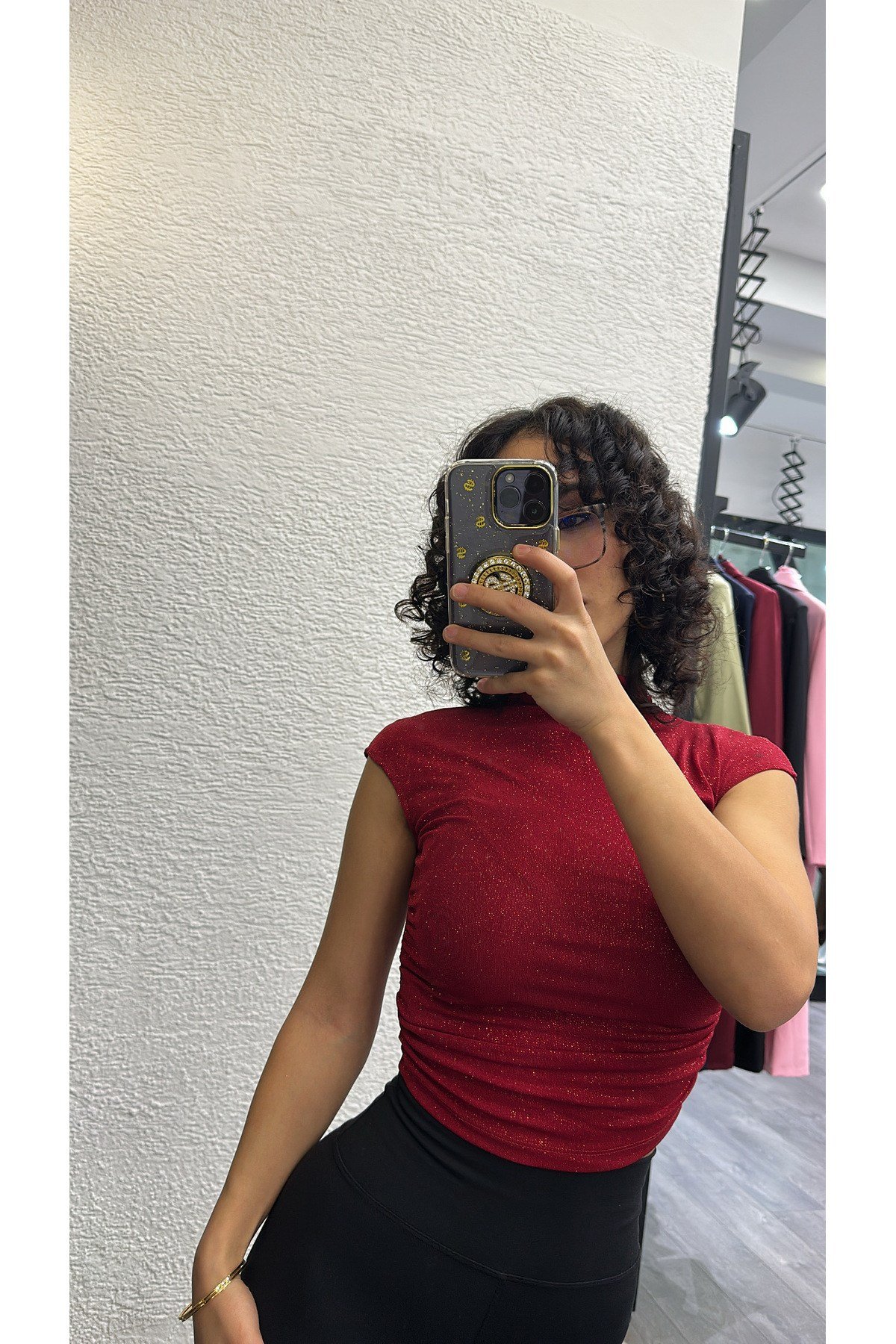 Kadın Bordo Simli Kolsuz Body Bluz – Slim Fit Şık Günlük ve Gece Kombin Üst