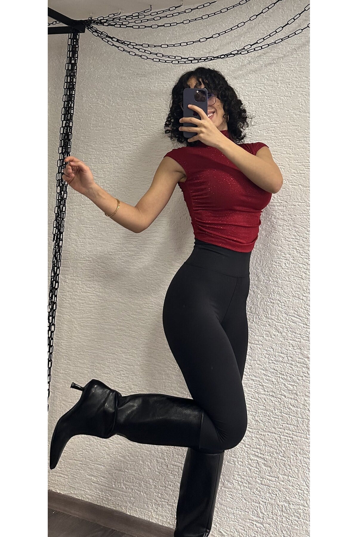 Kadın Bordo Simli Kolsuz Body Bluz – Slim Fit Şık Günlük ve Gece Kombin Üst