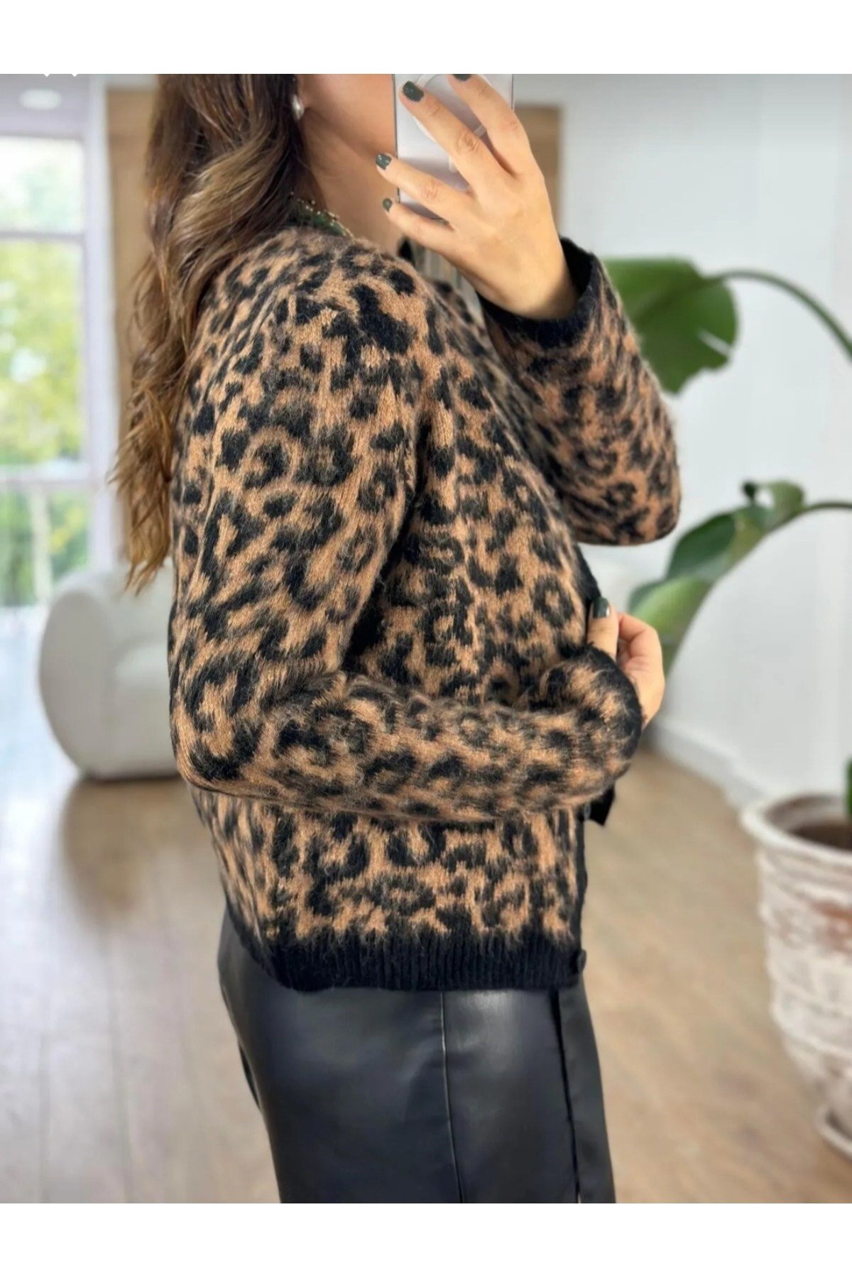 Leopar Desenli Yumoş Triko Hırka