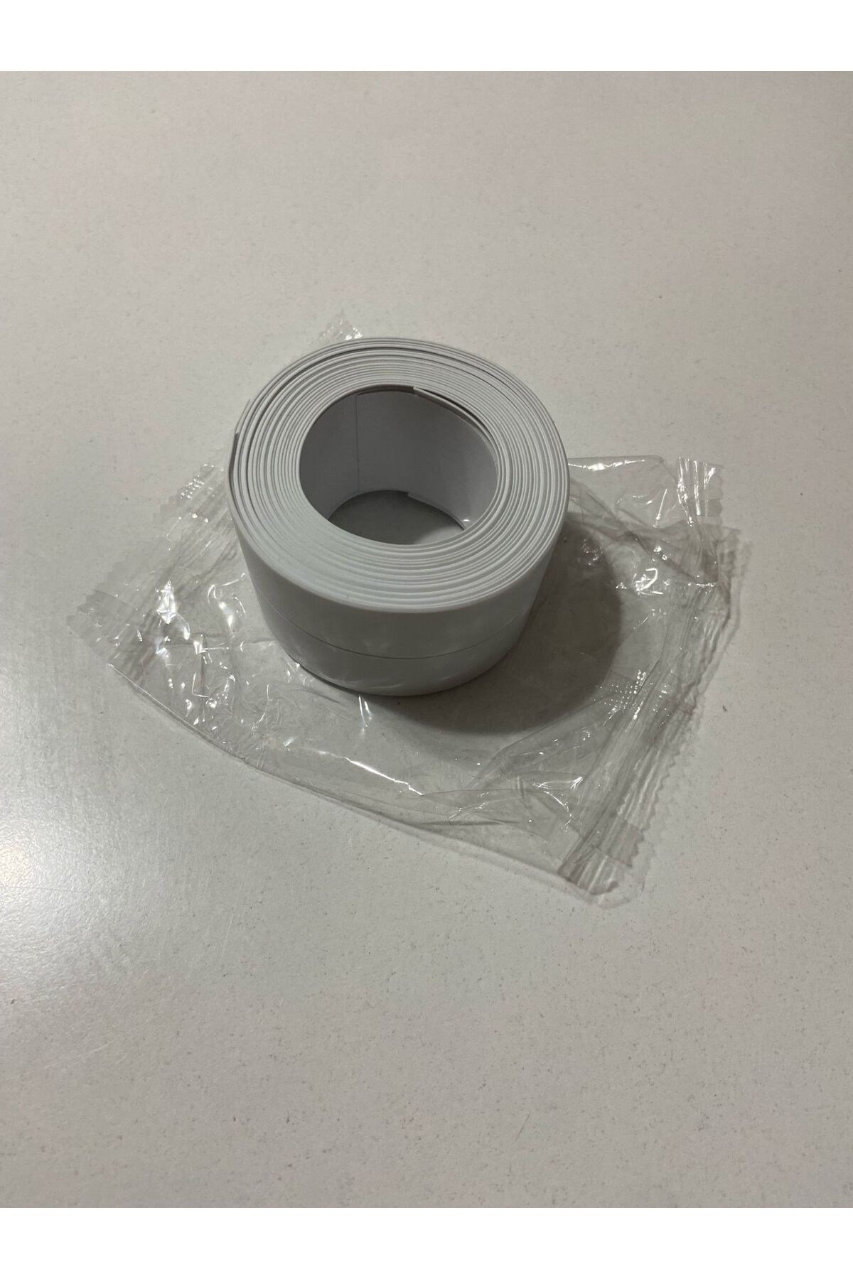 Su sızdırmaz bant 3.2m x 22 mm BANYO KÜVET MUTFAK LA BANT SU GEÇİRMEZ KENAR BANDI SIZDIRMAZLIK BANTI (BEYAZ)