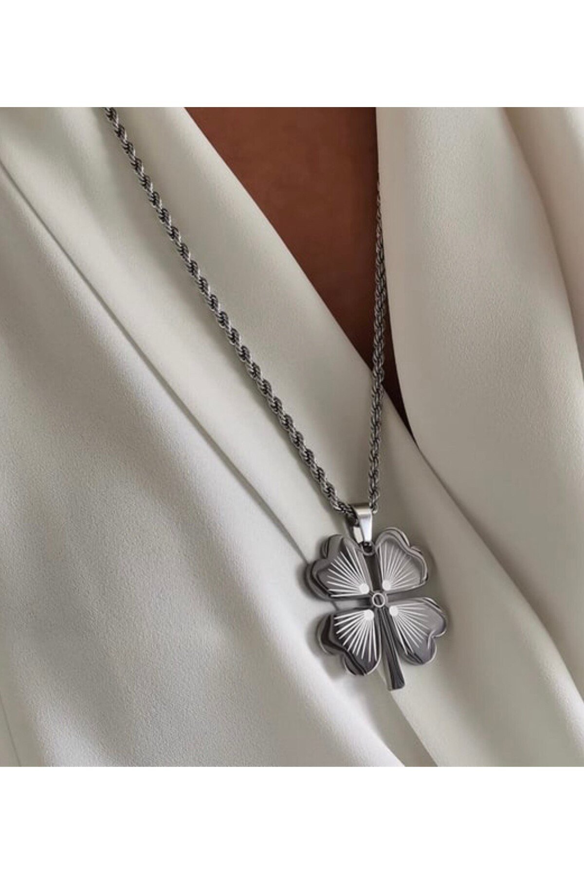 1. SINIF BURGU ZİNCİR YONCA UÇLU ÇELİK KADIN YONCA KOLYE