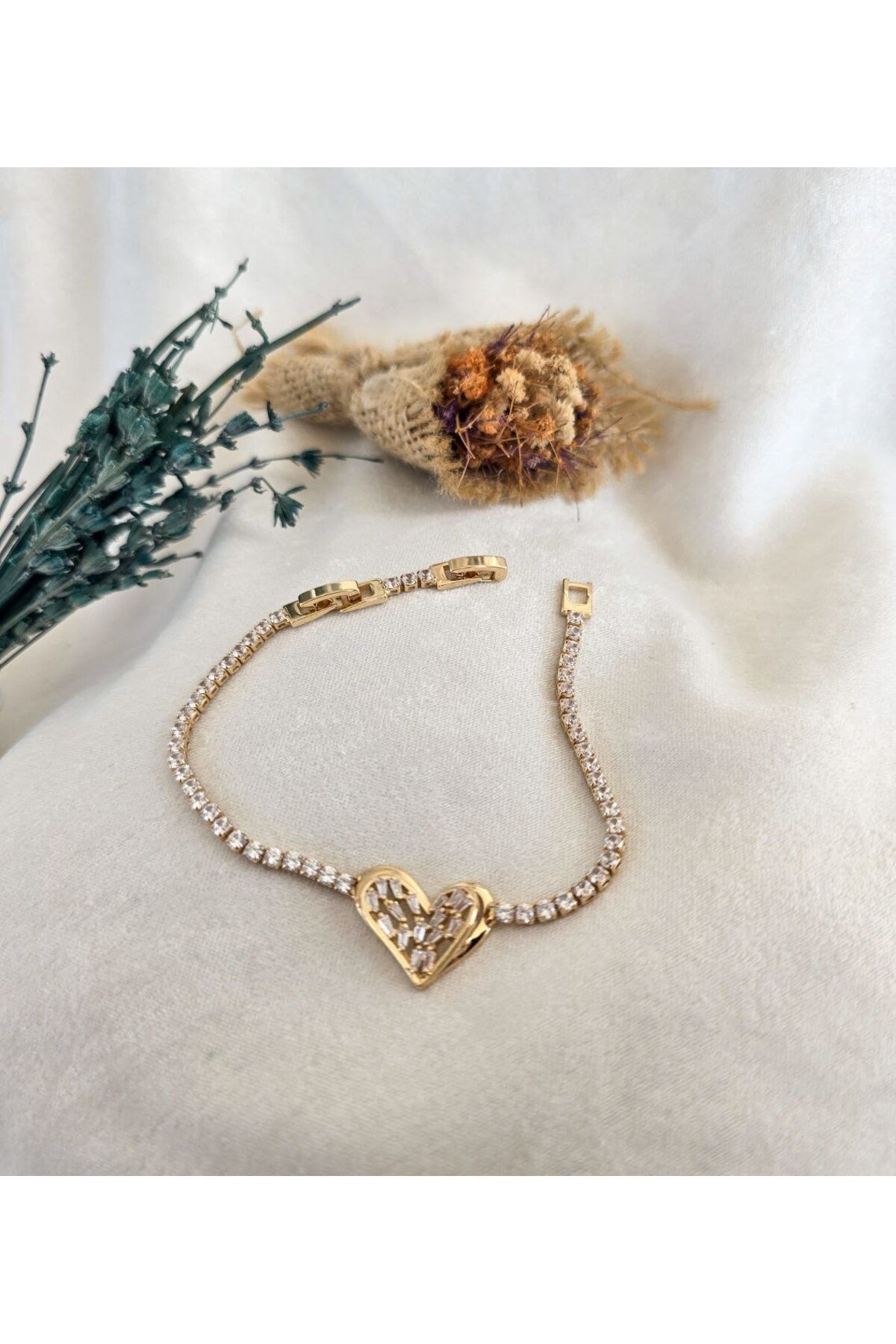 1. Sınıf Xuping Tamamı Zirkon Taşlı Kalp Detatylı Şık Gold Kadın Bileklik