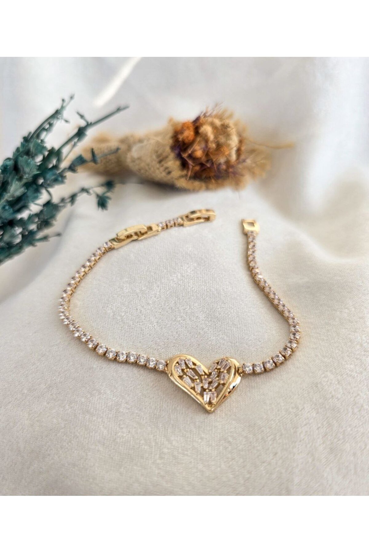 1. Sınıf Xuping Tamamı Zirkon Taşlı Kalp Detatylı Şık Gold Kadın Bileklik