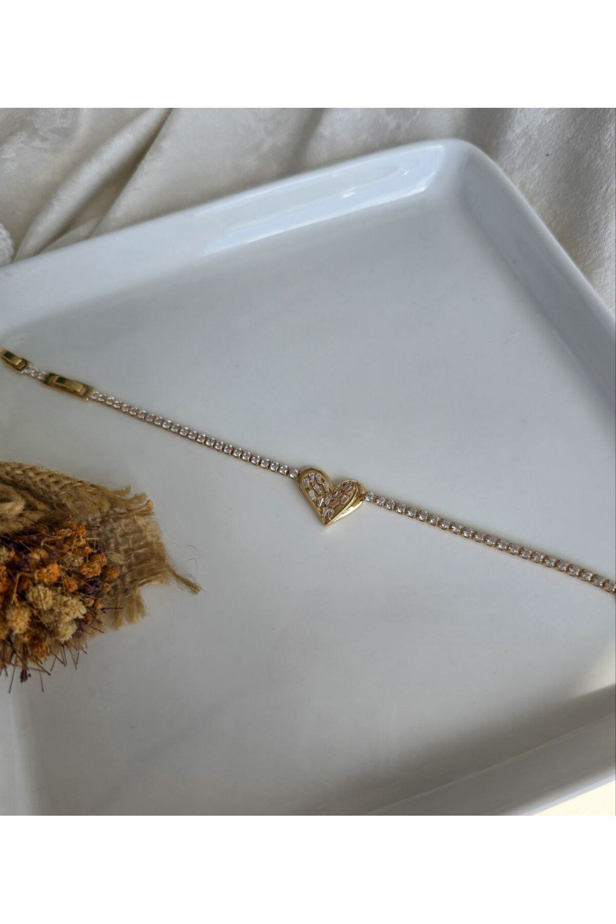 1. Sınıf Xuping Tamamı Zirkon Taşlı Kalp Detatylı Şık Gold Kadın Bileklik