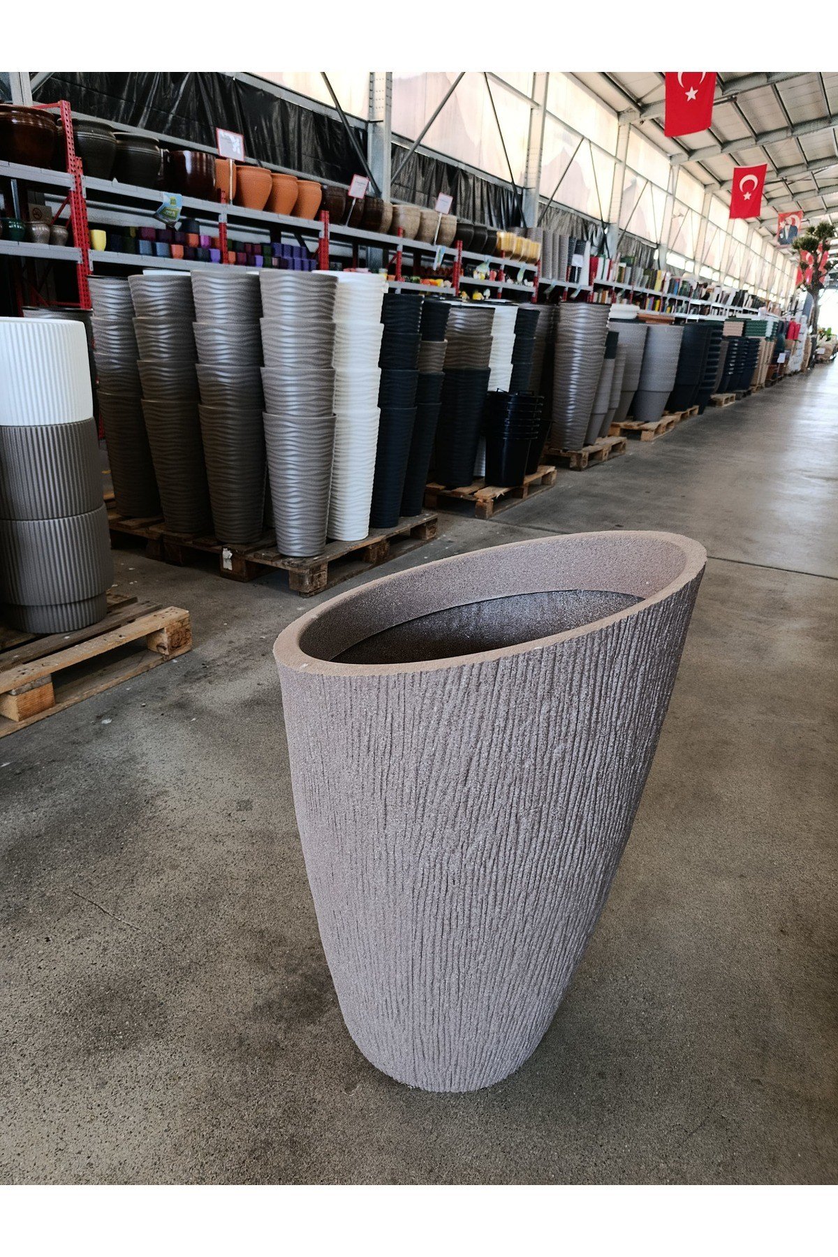 120 Litre Datça Dizayn 30 Derece Açılı Fiberglas Dev Saksı
