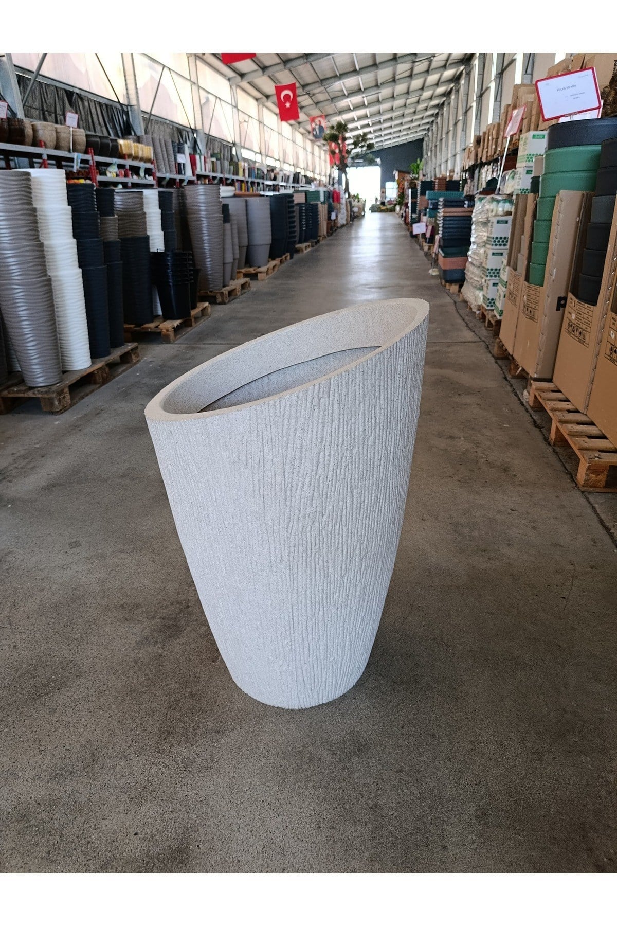 120 Litre Datça Dizayn 30 Derece Açılı Fiberglas Dev Saksı
