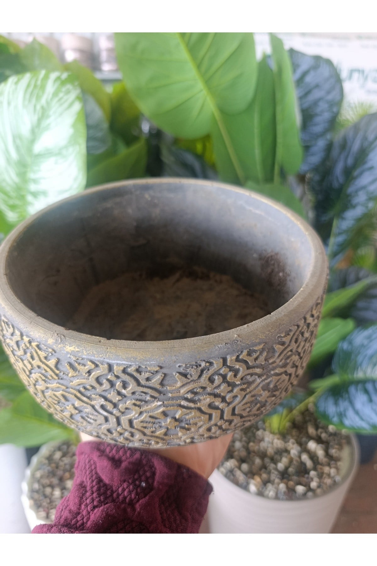 19 cm El Yapımı Beton Saksı - Altın Eskitme Desenli Dekoratif Modern Çiçeklik - Büyük Boy Lüks Saksı