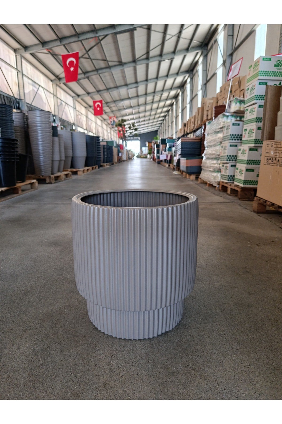 40 Litre Dekoratif Sert Plastik Saksı
