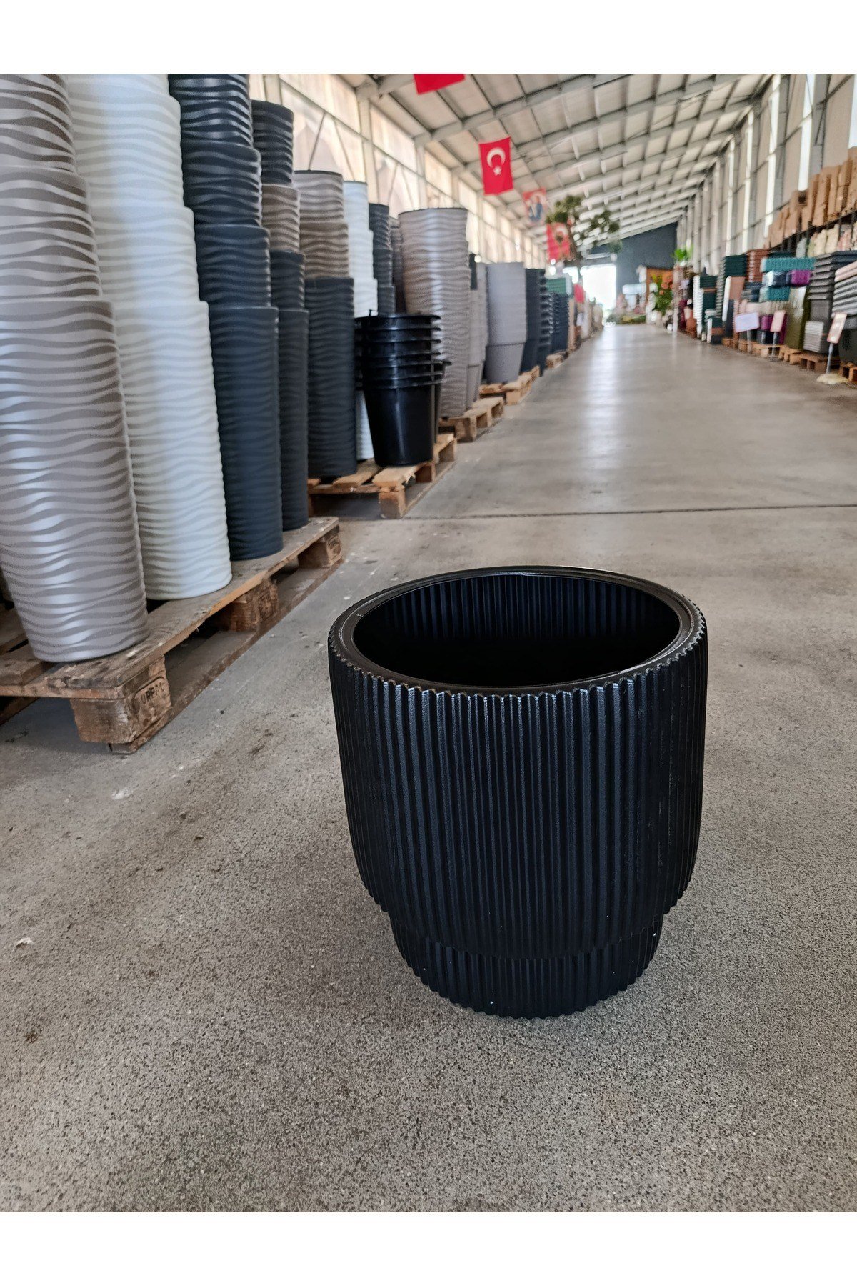 40 Litre Dekoratif Sert Plastik Saksı