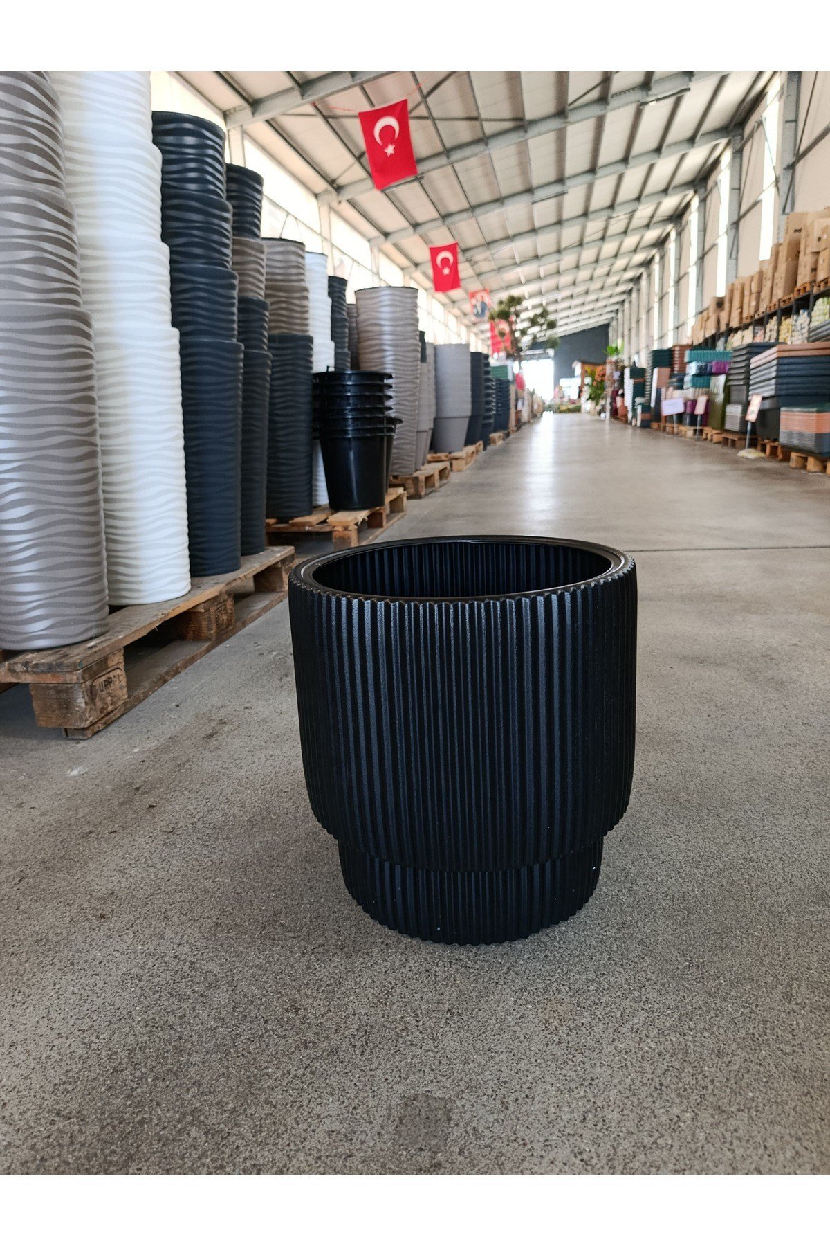 40 Litre Dekoratif Sert Plastik Saksı