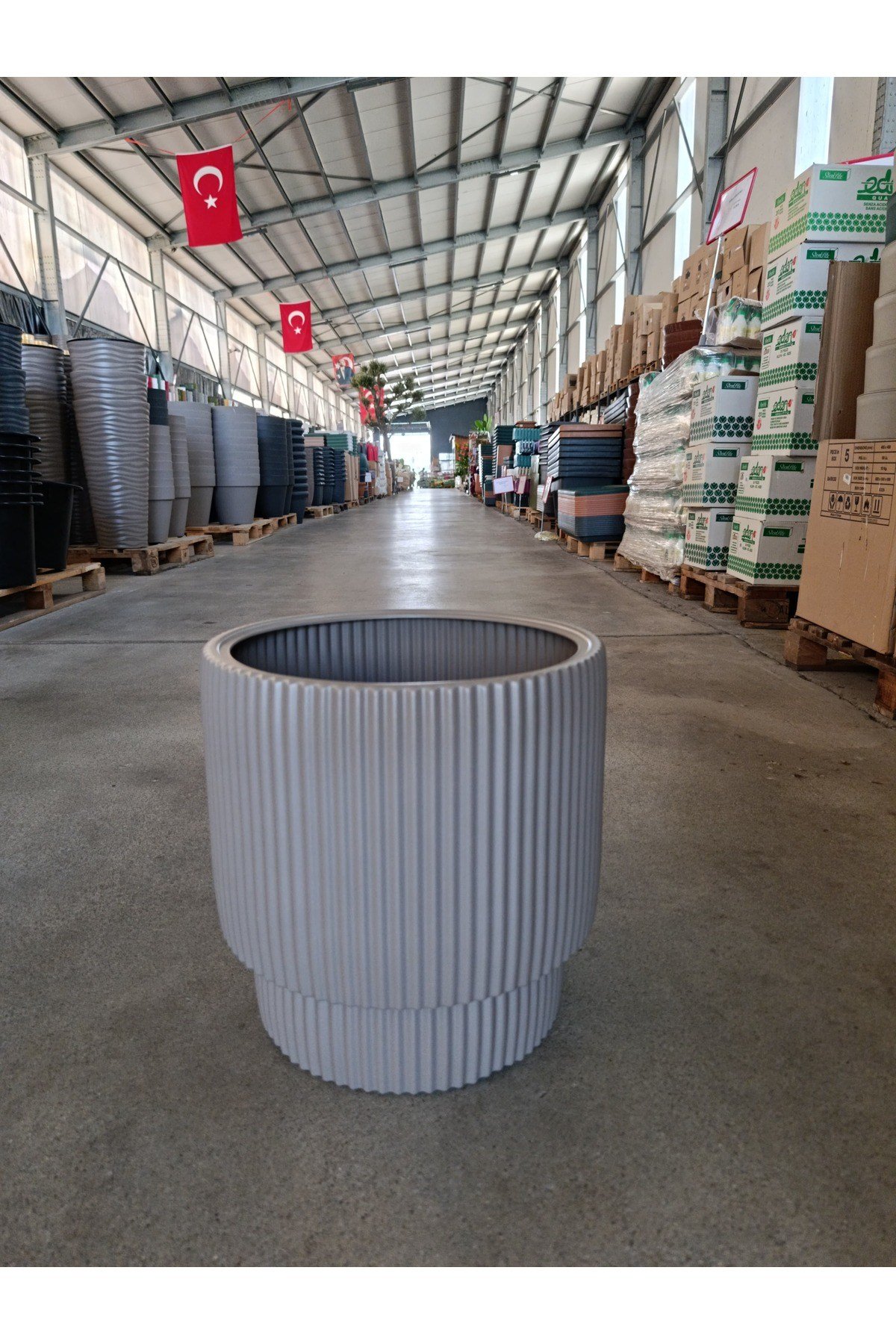 40 Litre Dekoratif Sert Plastik Saksı