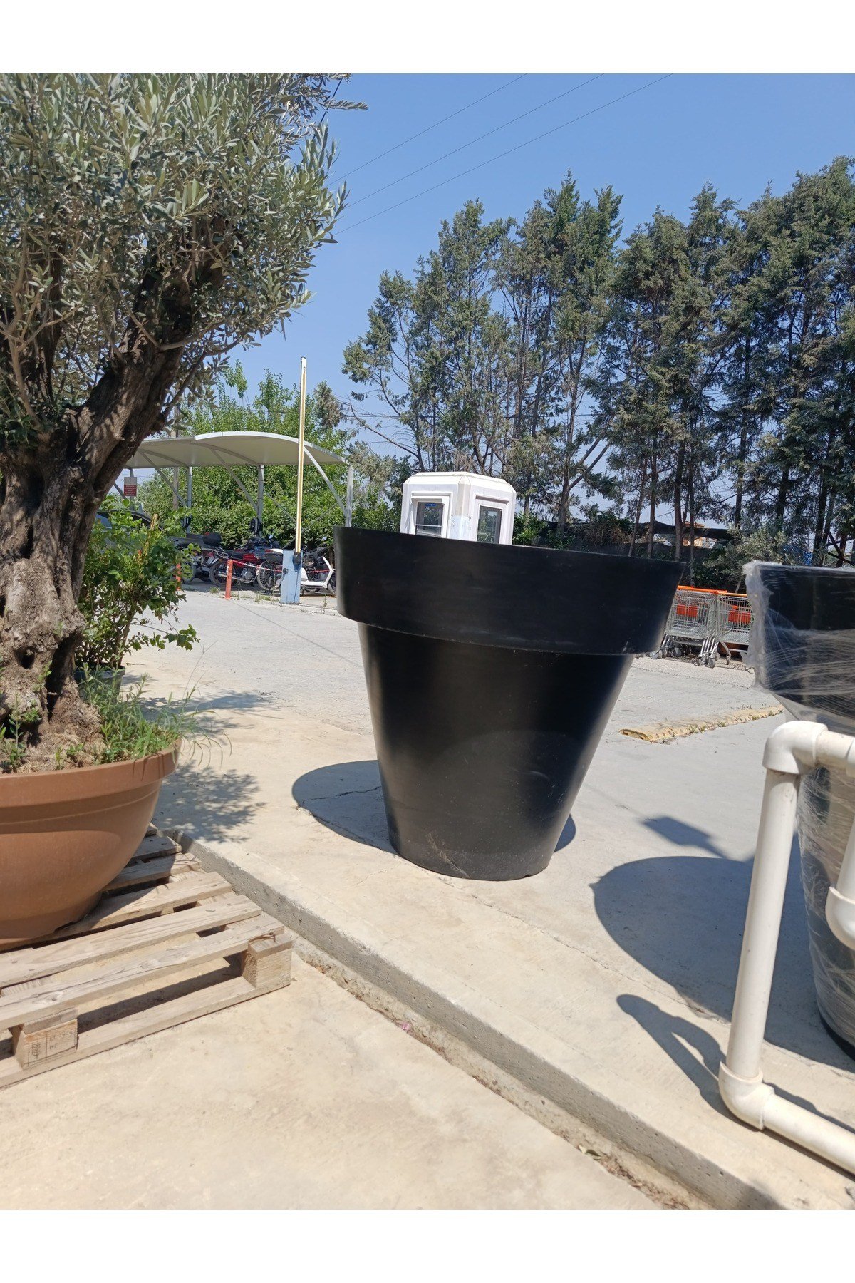 800 Litre Siyah Geniş Hacimli Dekoratif Saksı