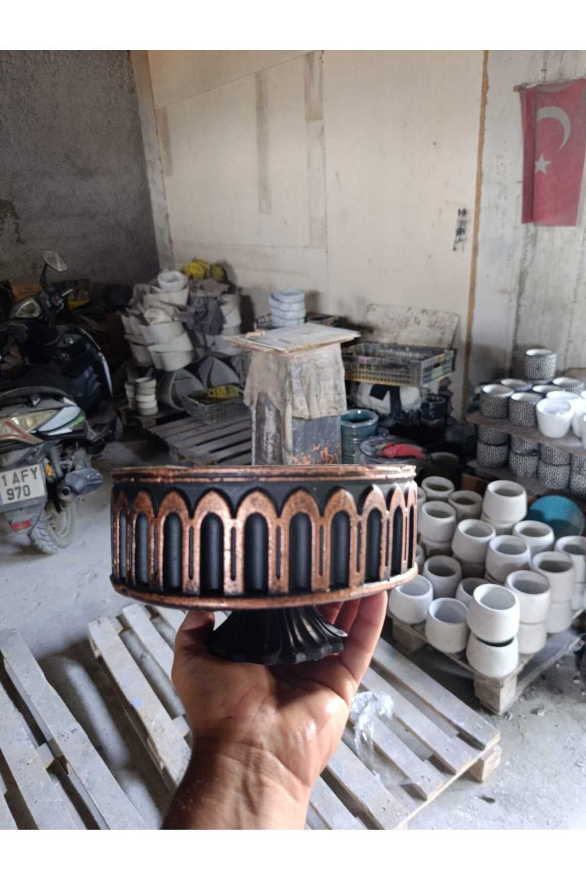Ayaklı Rose Detaylı Dekoratif Collesium Saksı