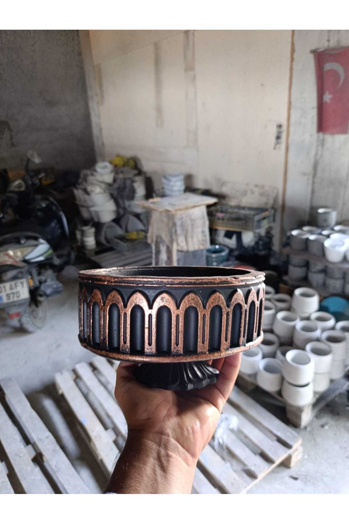 Ayaklı Rose Detaylı Dekoratif Collesium Saksı