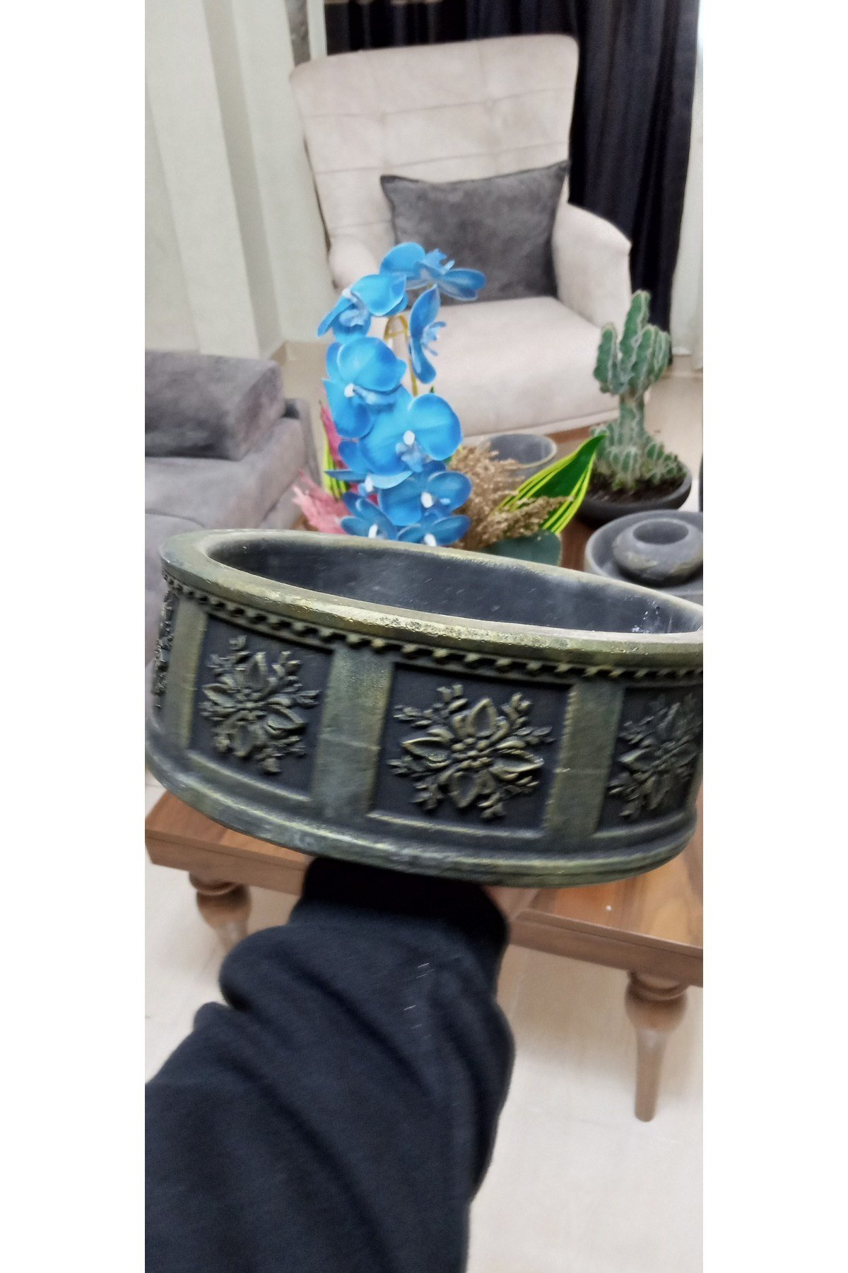 Gold desenli eskitme beton saksı 23*10 cm suya karşı 50 yıl garantili