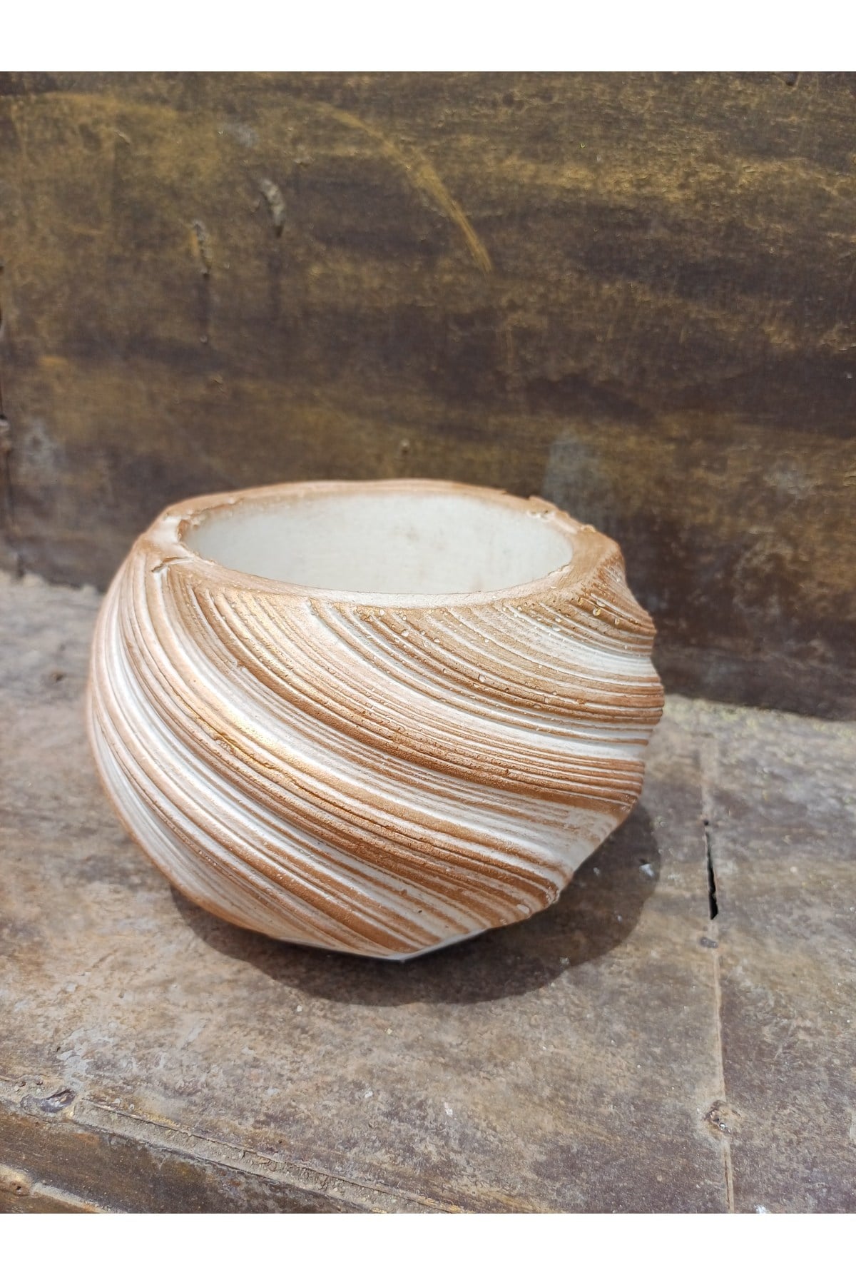 Padişah kavuğu şekilli taş saksı 12cm çap 12cm yükseklik