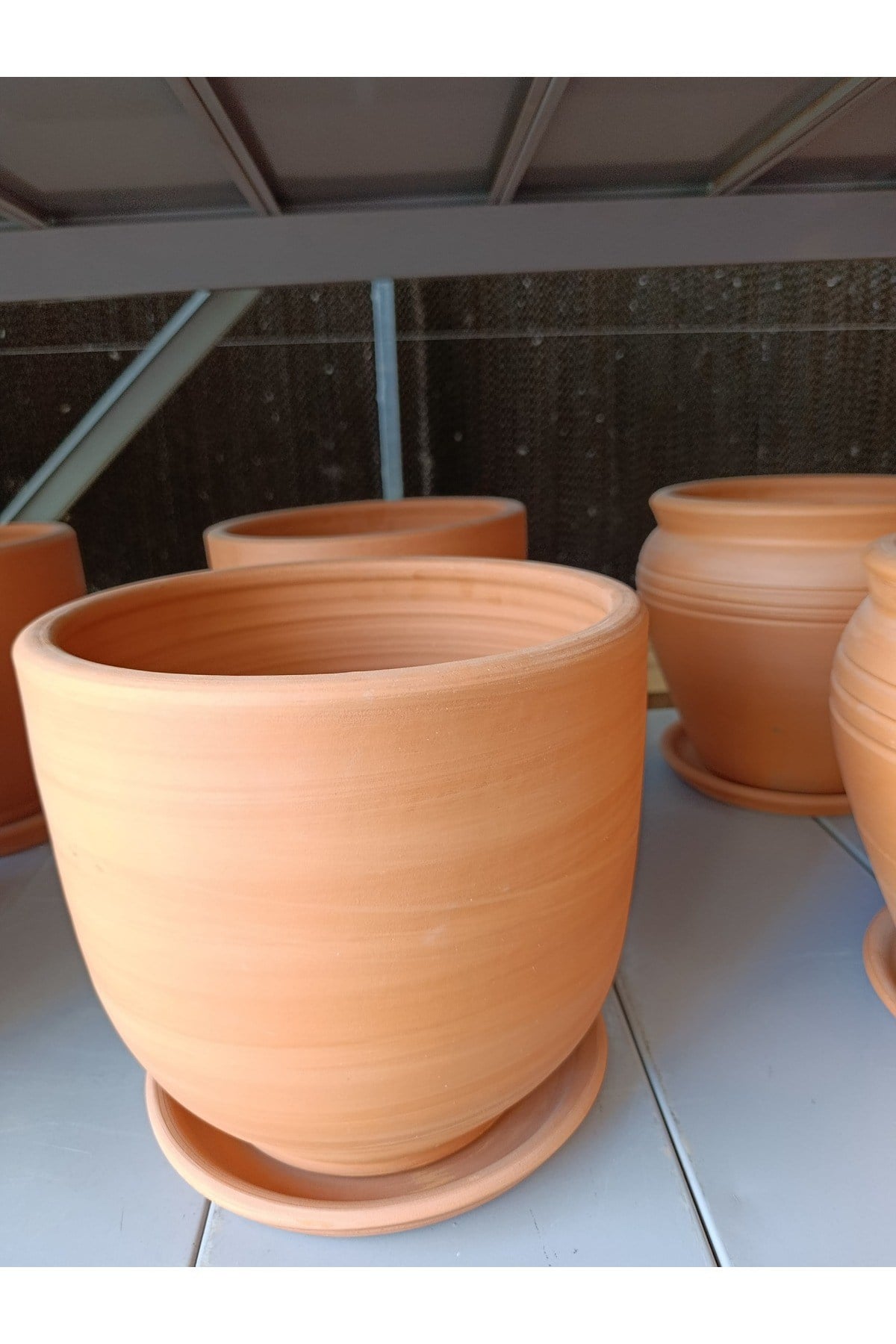 Tabaklı 25-30 Litre Sade Toprak Saksı
