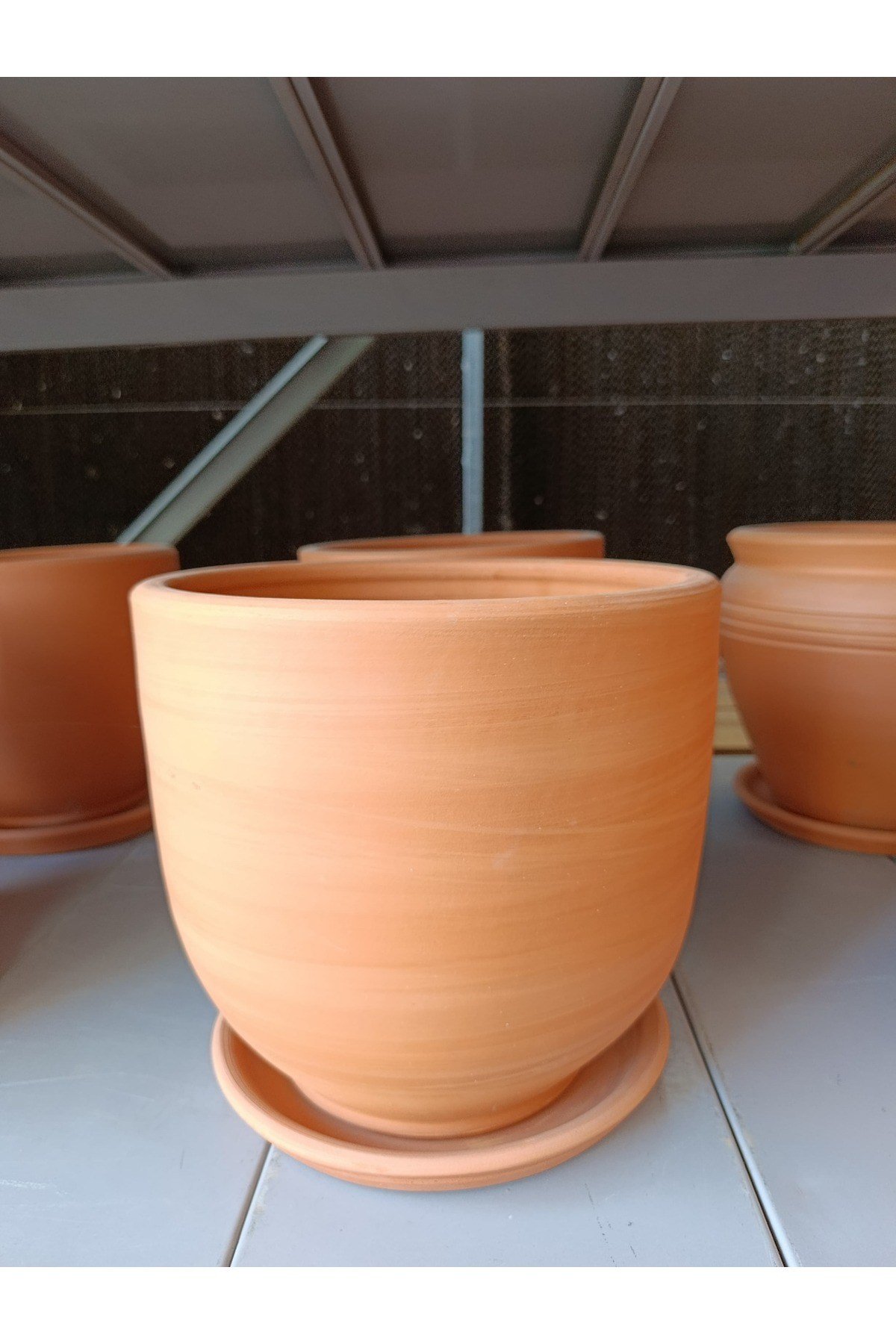 Tabaklı 25-30 Litre Sade Toprak Saksı