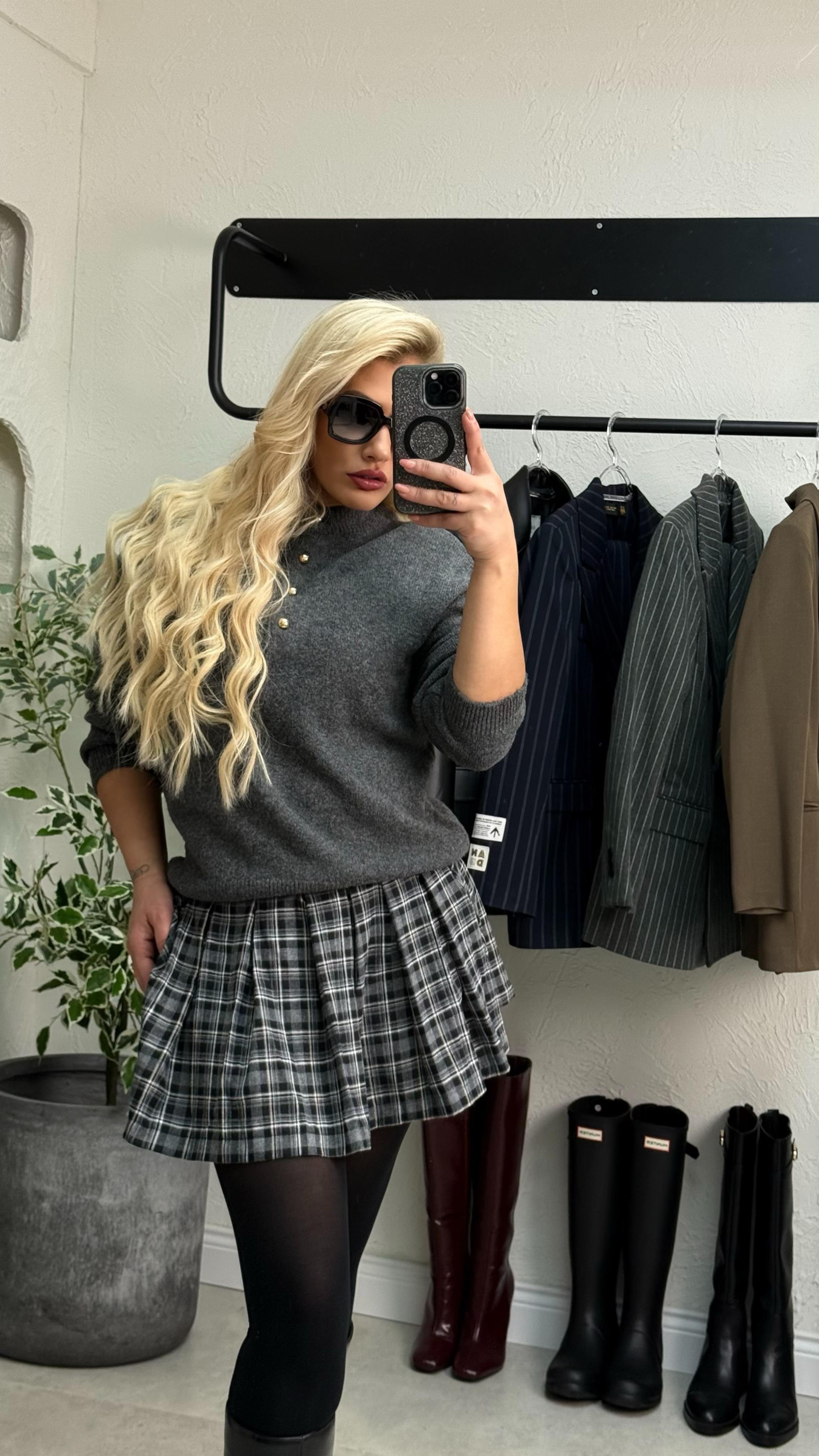 Gri Pileli Şortlu Etek