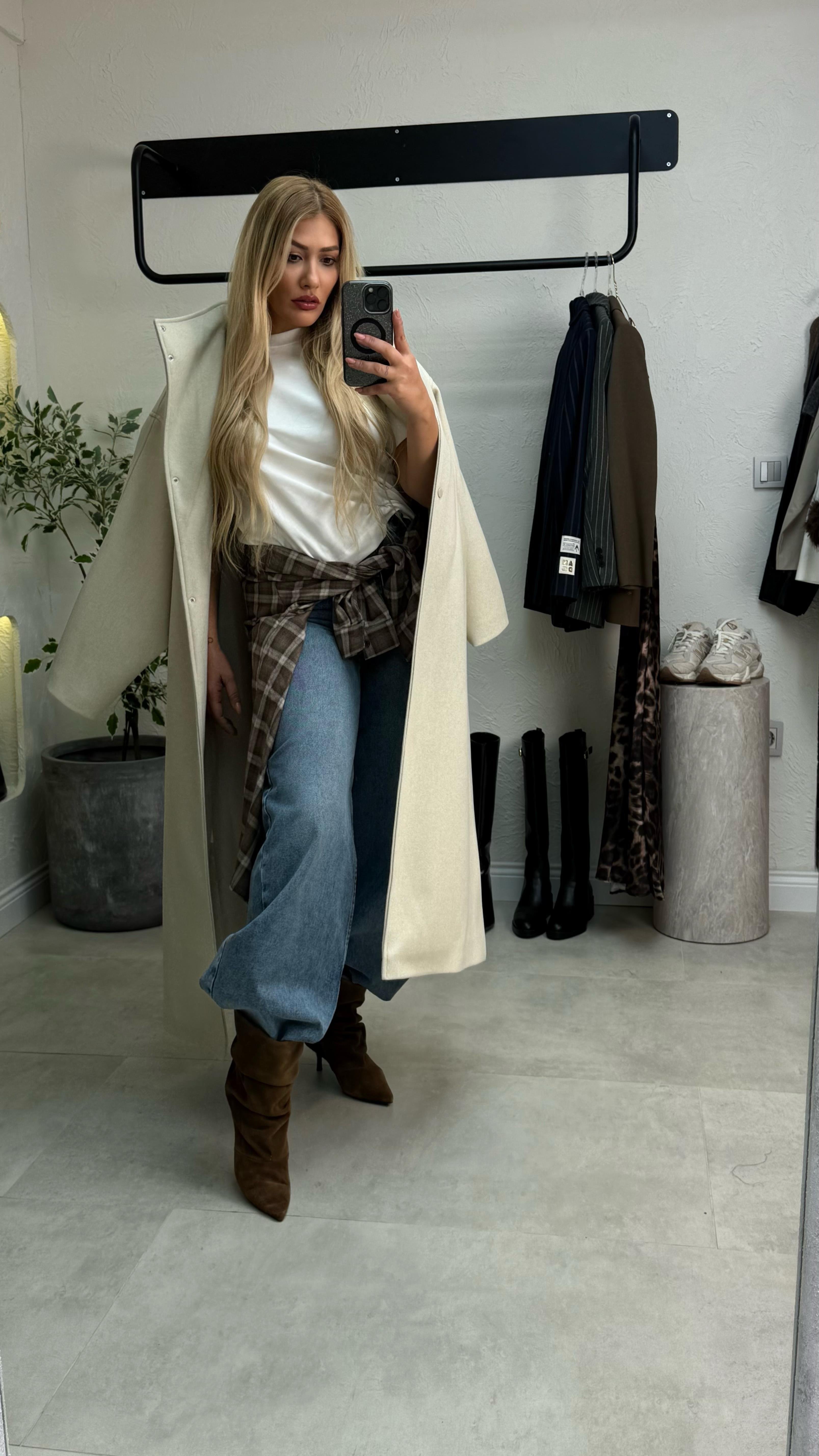Krem Oversize Boğazlı Kaban