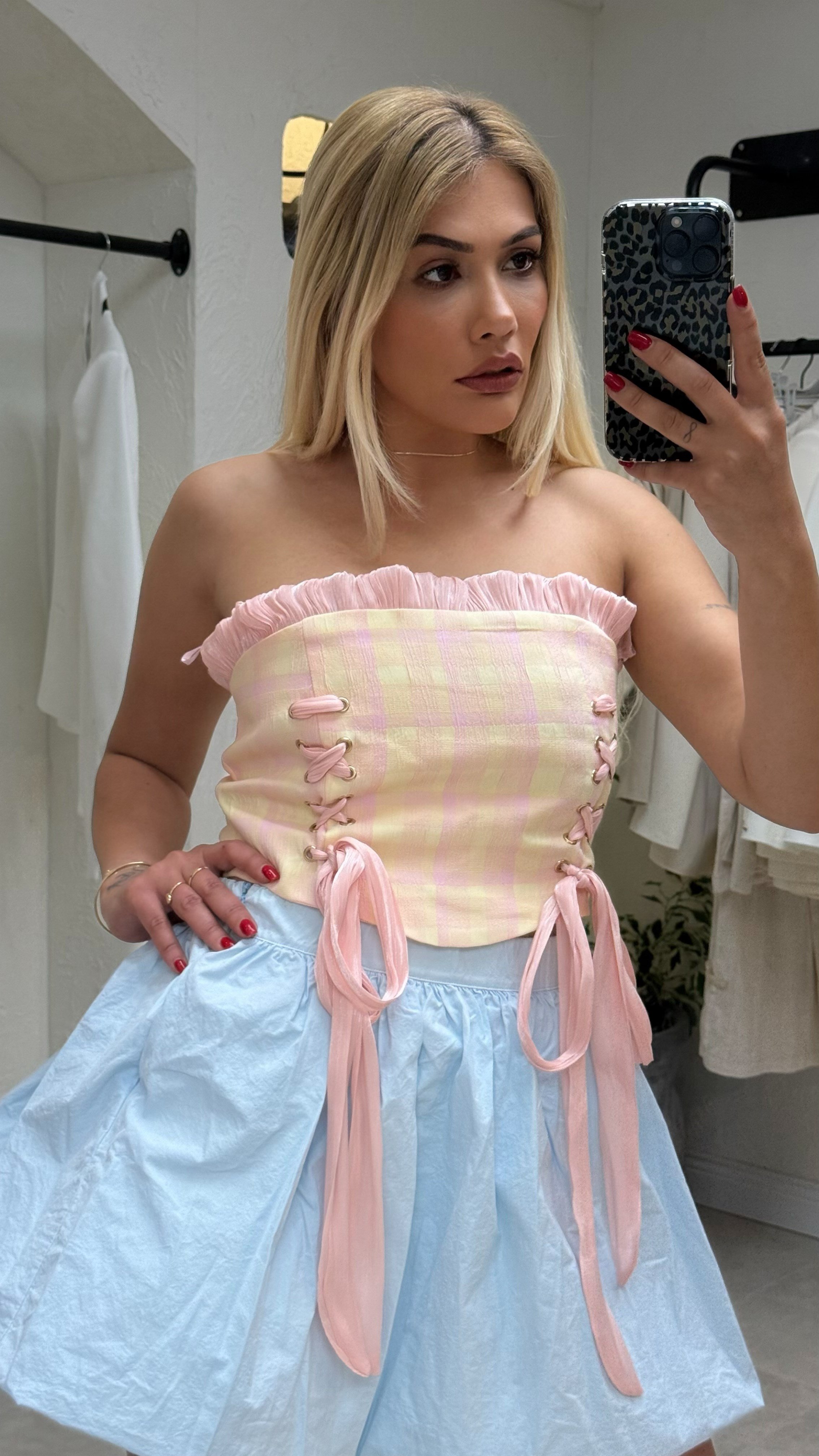 Pembe Ekosel Kurdela Detay Straplez Bluz