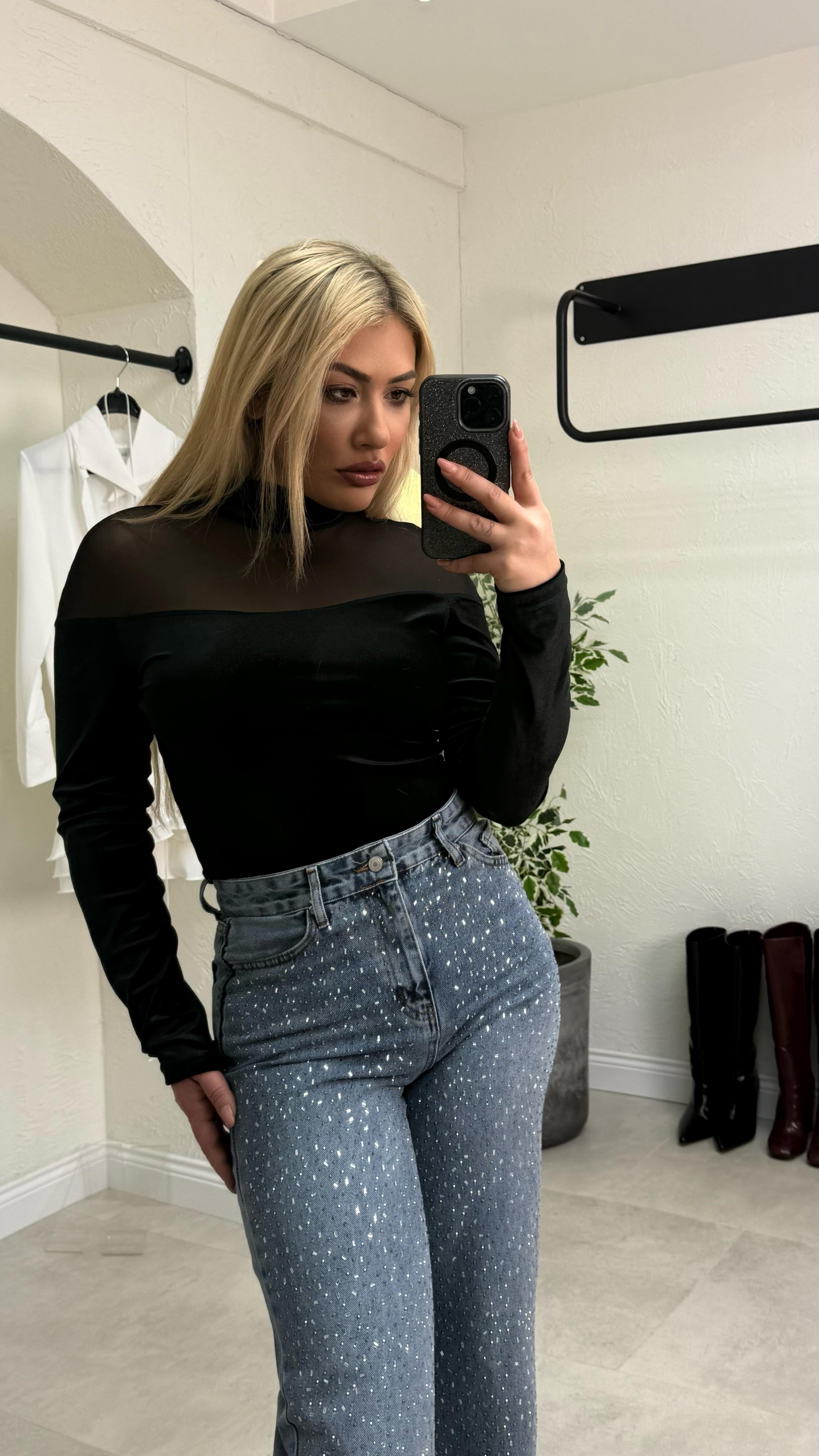 Siyah Kadife Transparan Detay Bodysuit