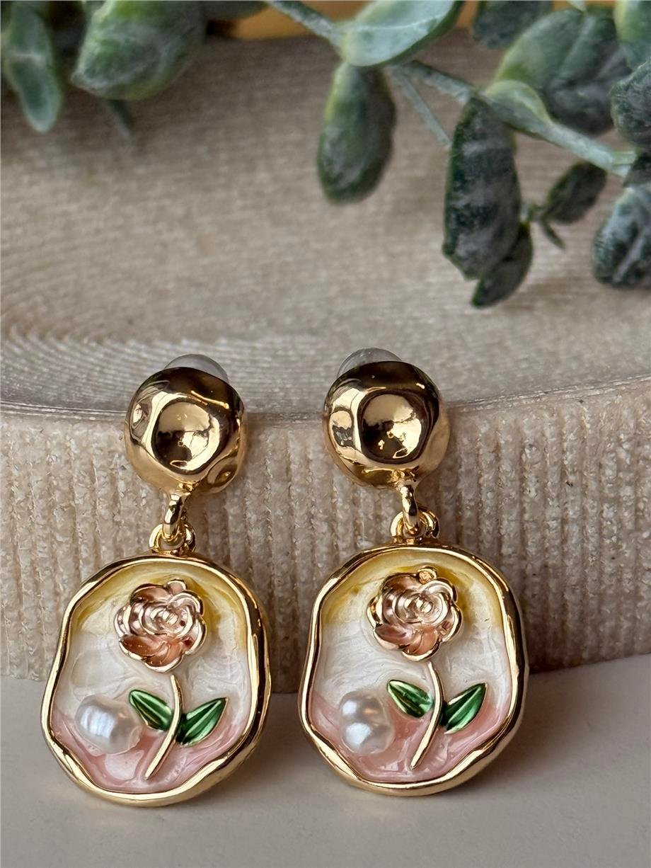 14K İncilİ Çiçek Detaylı Mineli Küpe
