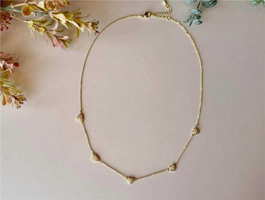 beş mini kalp detaylı gold kolye