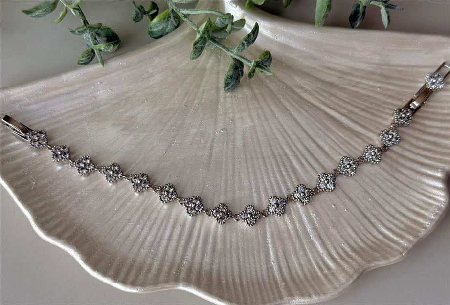 Silver taşlı ayarlanabilir yonca bileklik