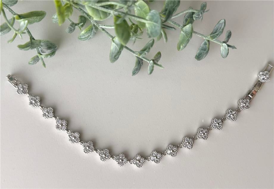Silver taşlı ayarlanabilir yonca bileklik