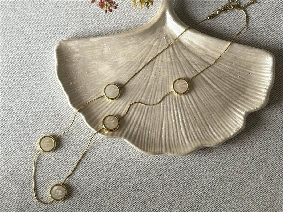 Yuvarlak Beyaz Sedefli Gold Kolye  