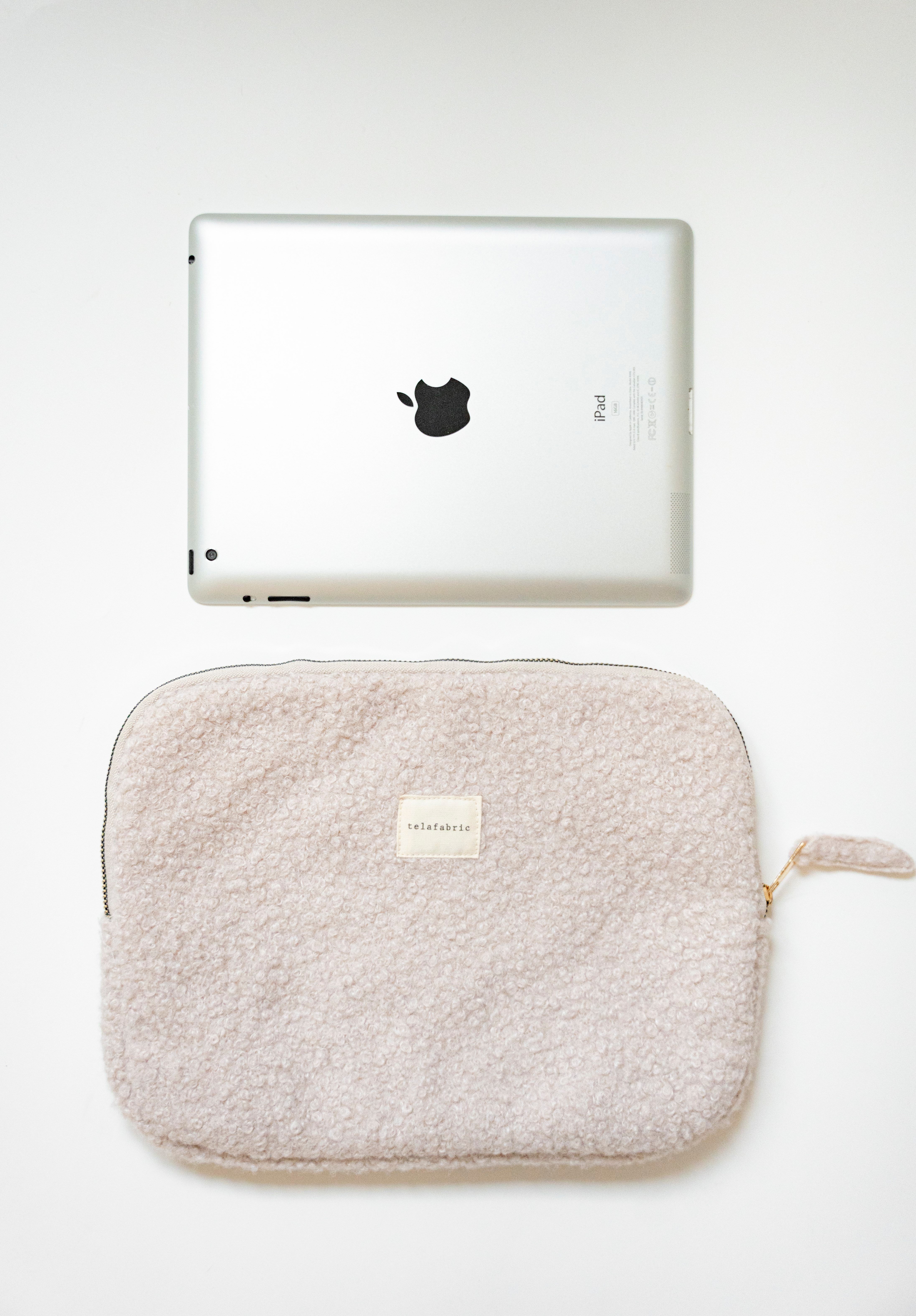 BUKLET TABLET & IPAD ÇANTASI – EKRU
