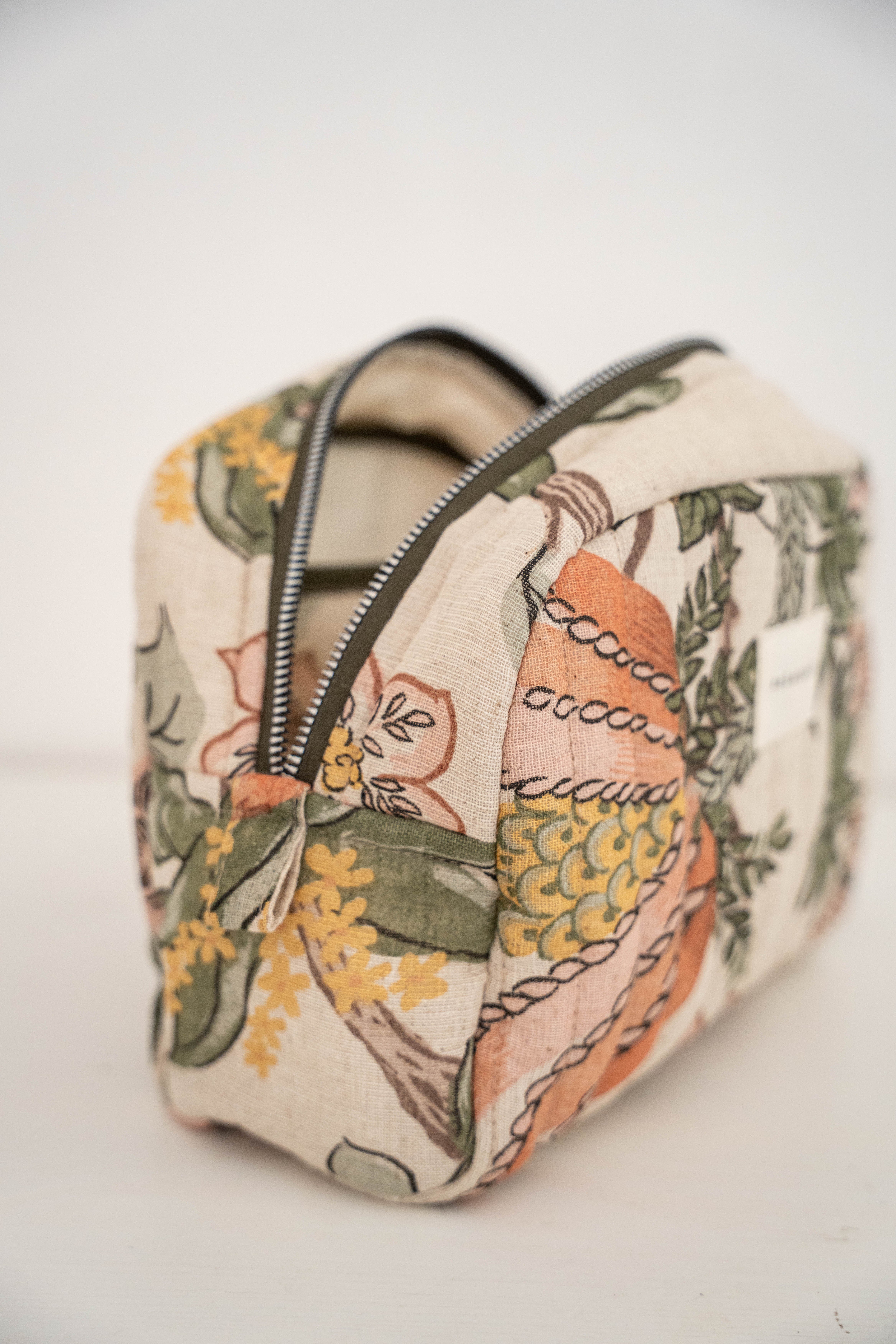 DESENLİ KETEN MAKYAJ ÇANTASI & CLUTCH