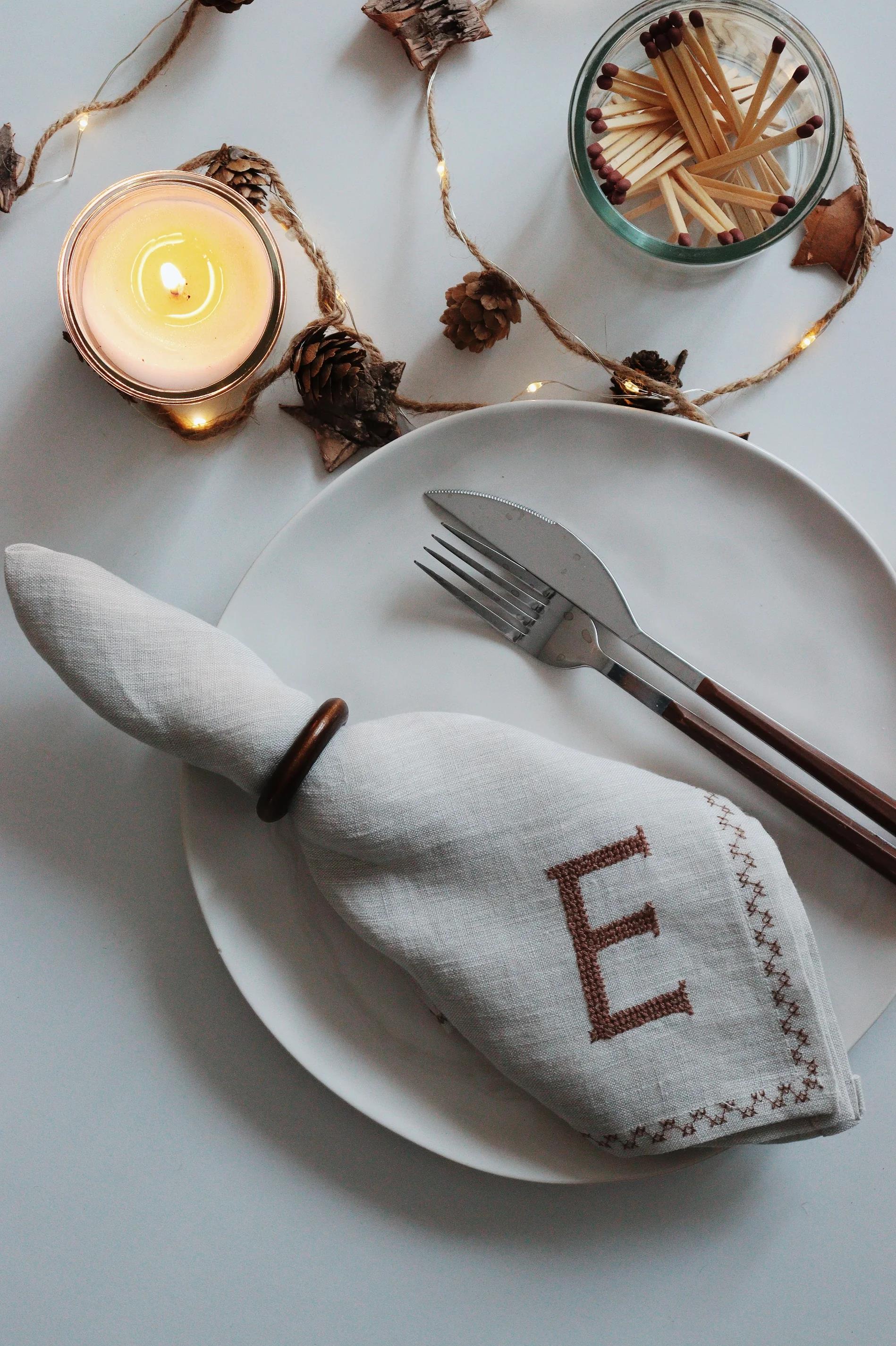 EL NAKIŞLI MONOGRAM KETEN PEÇETE