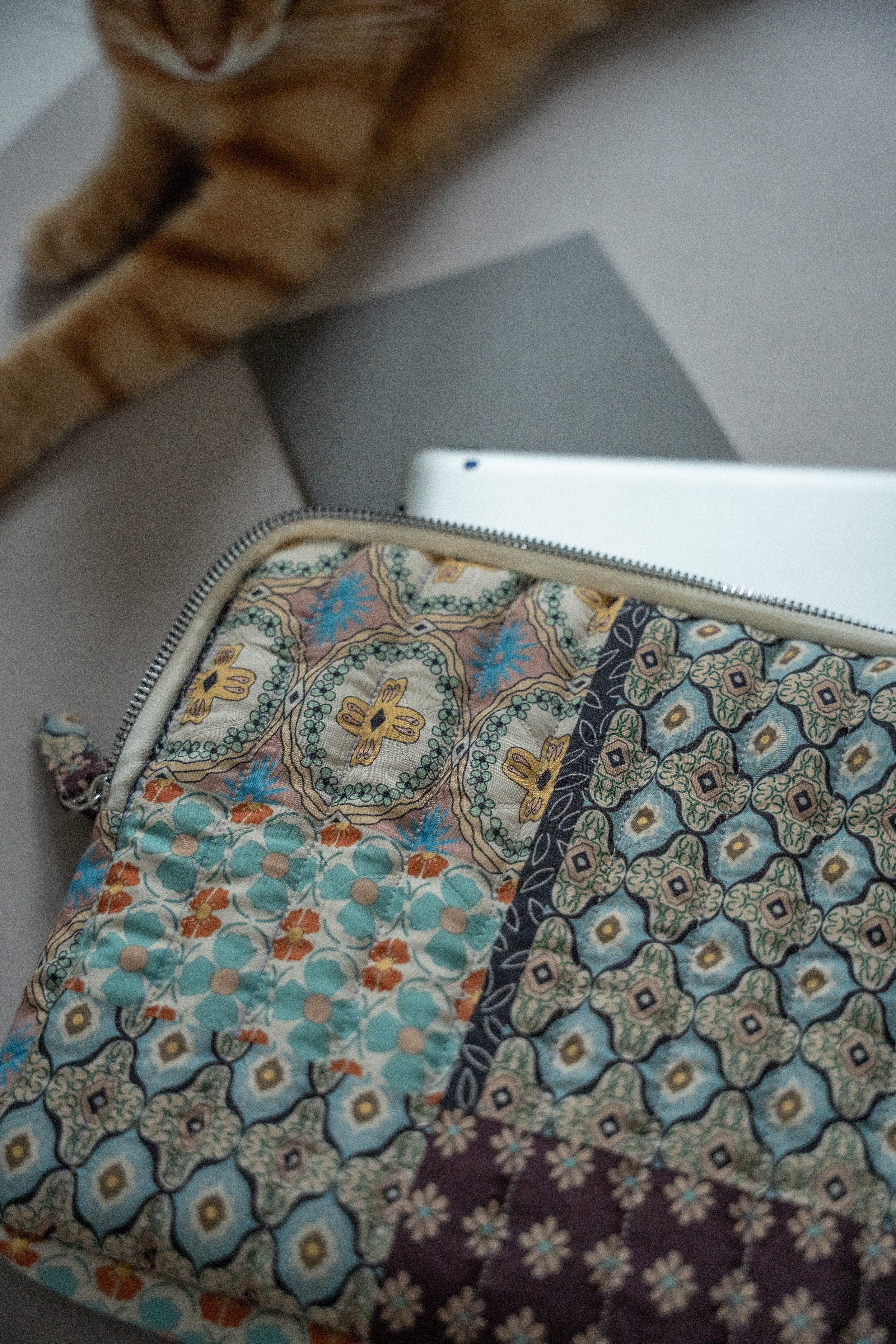 PATCHWORK DESENLİ TABLET ÇANTASI